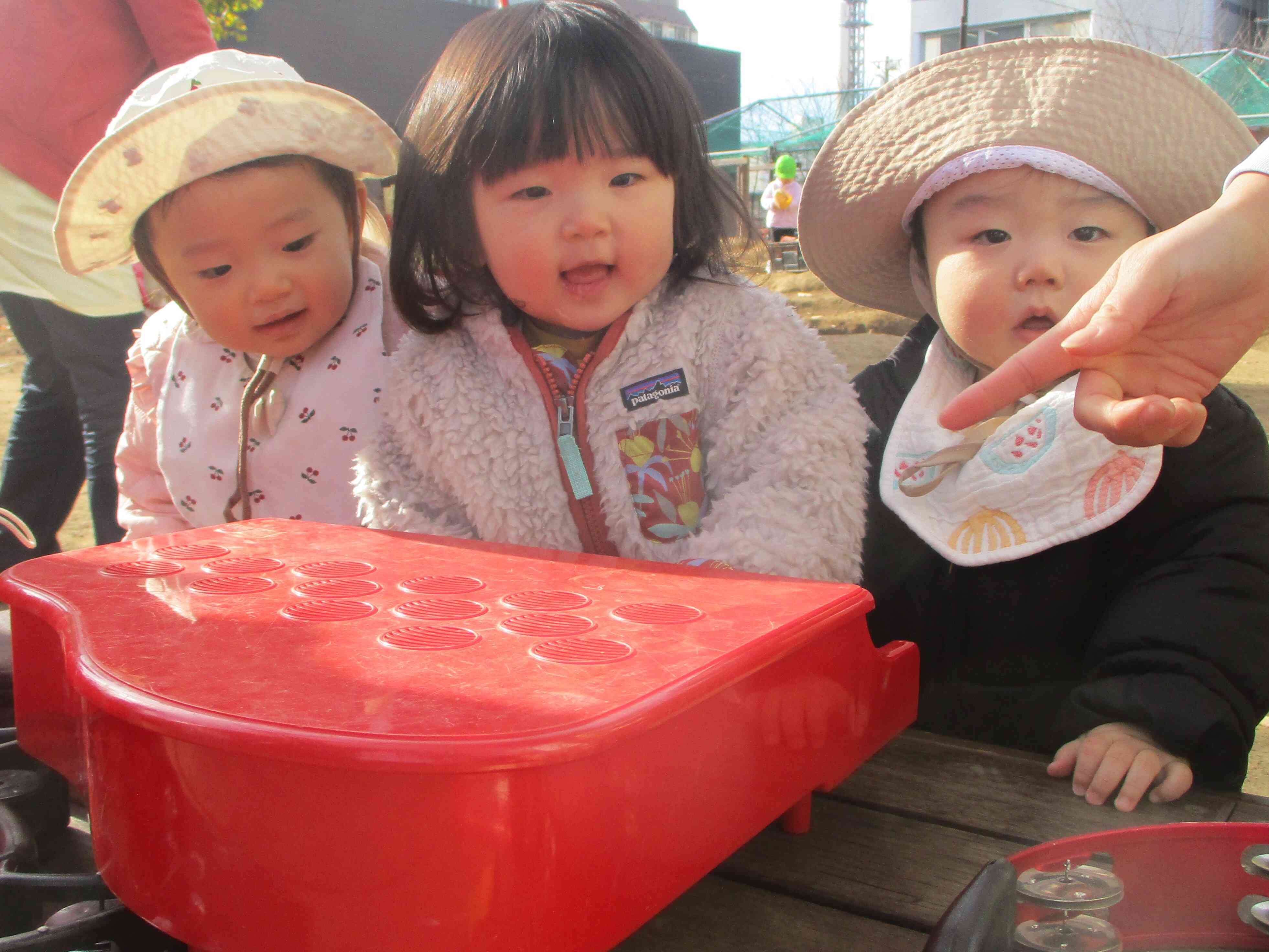 ひよこ組さんのお散歩成長記録(0歳児・ひよこ組)｜ニチイキッズ目黒