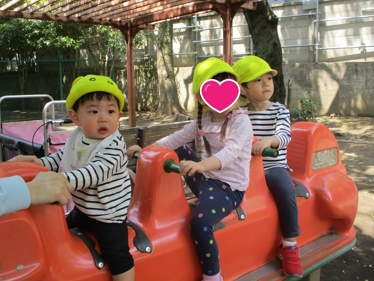 お姉さん、お兄さんと一緒に…♪