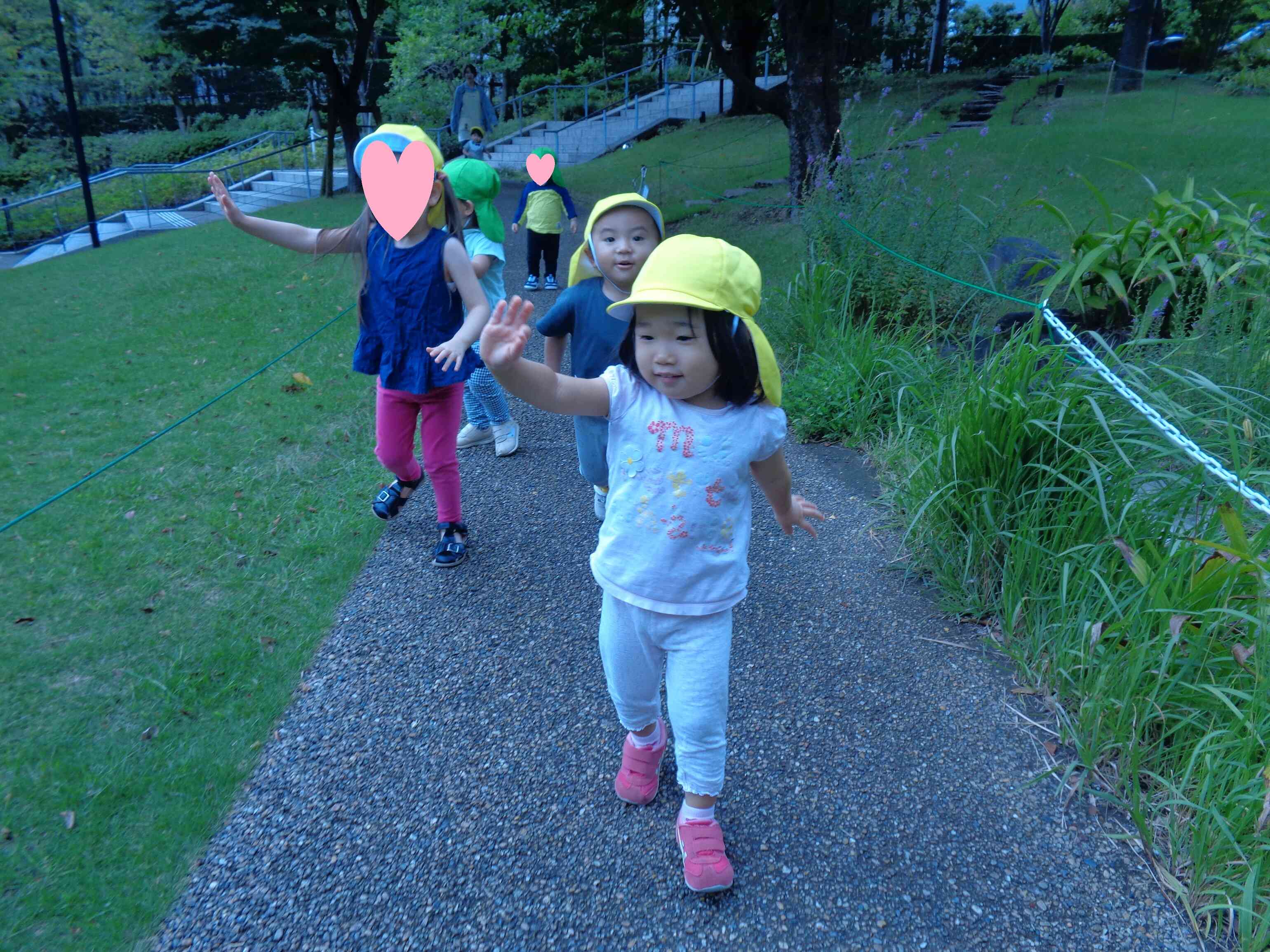 自然に囲まれながらみんなで歩こう！