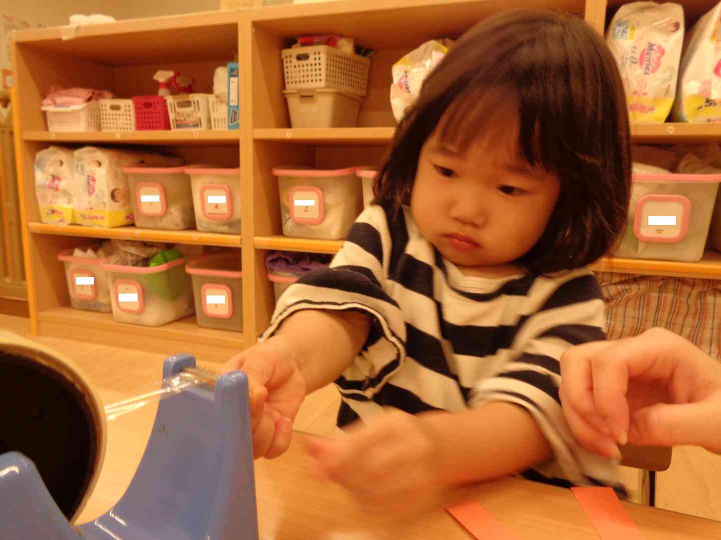 セロハンテープ上手に切れるよ!