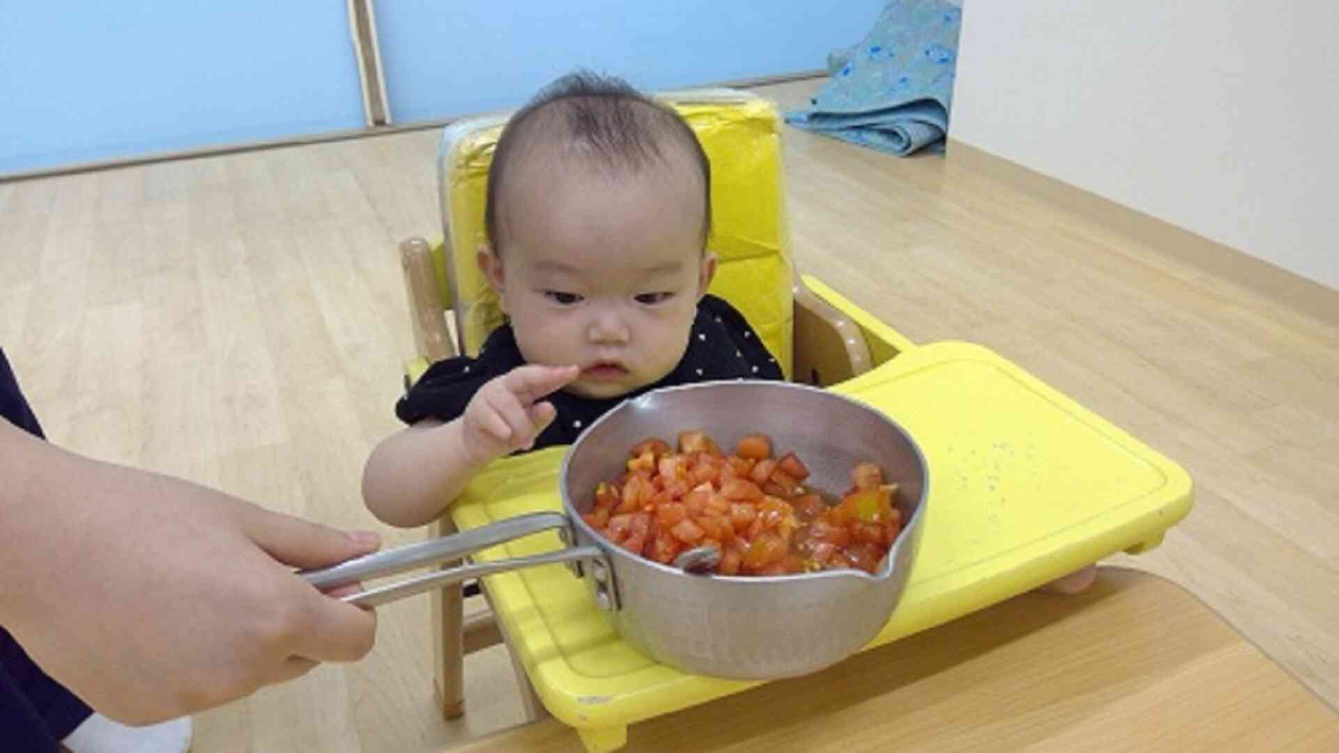 トマトとお砂糖をまぜてみたよ!