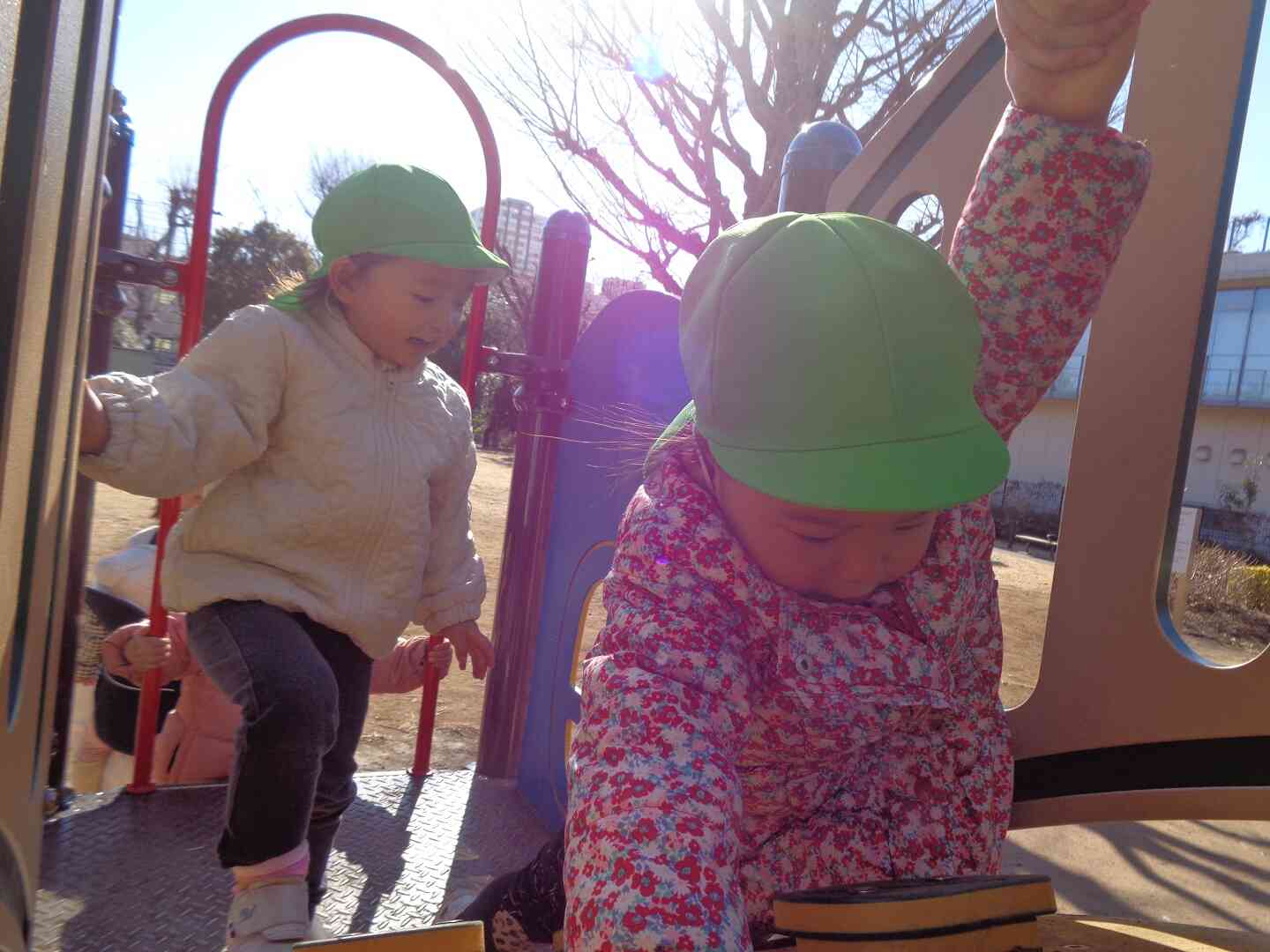 チャレンジいっぱい！たのしい遊具あそび(１・２歳児)