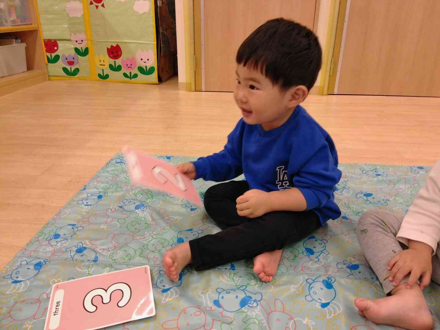 Let's English!楽しい英語の時間♪(2歳児 うさぎ組)
