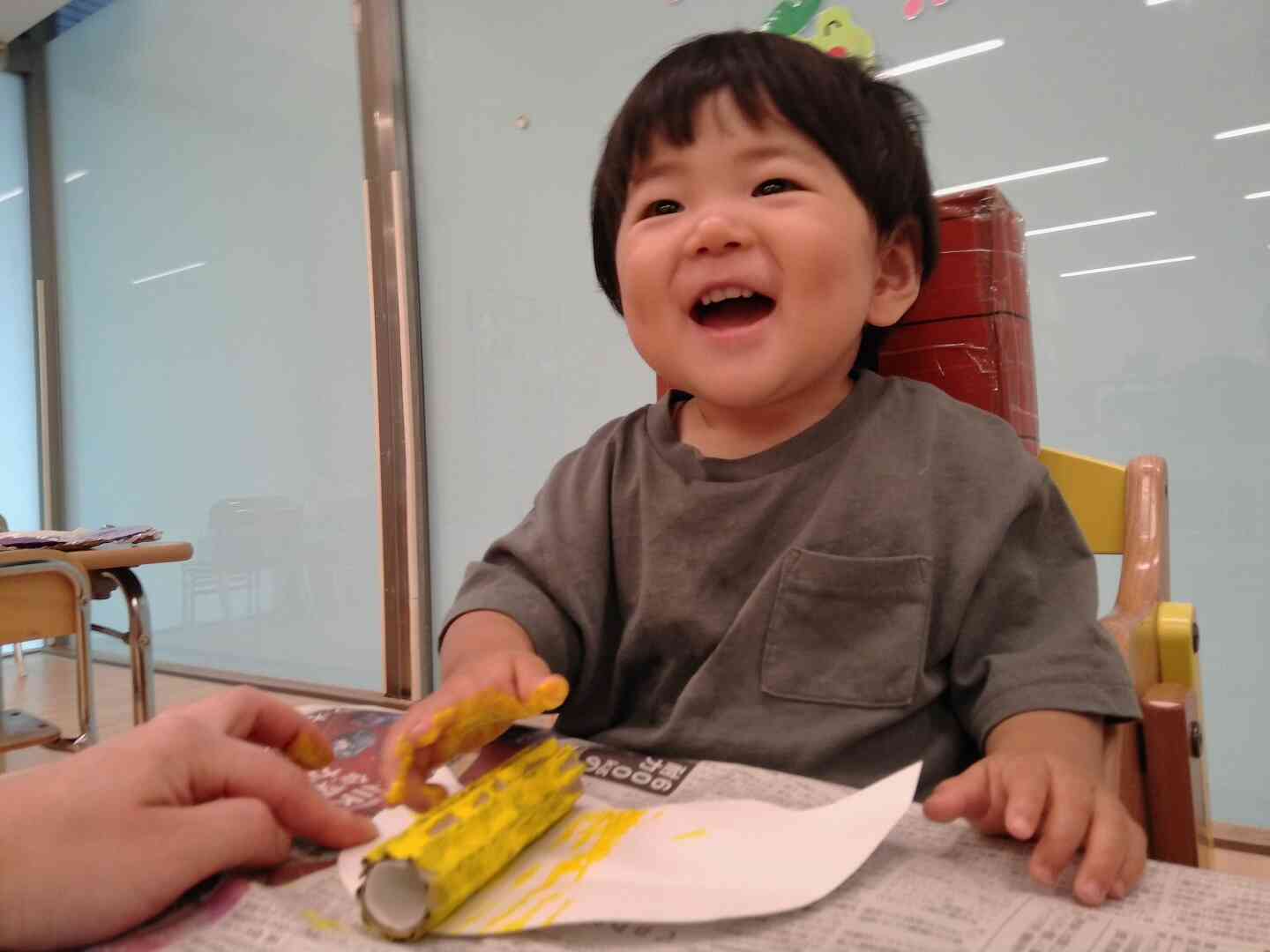 ～梅雨の製作～　(０歳児、ひよこ組）