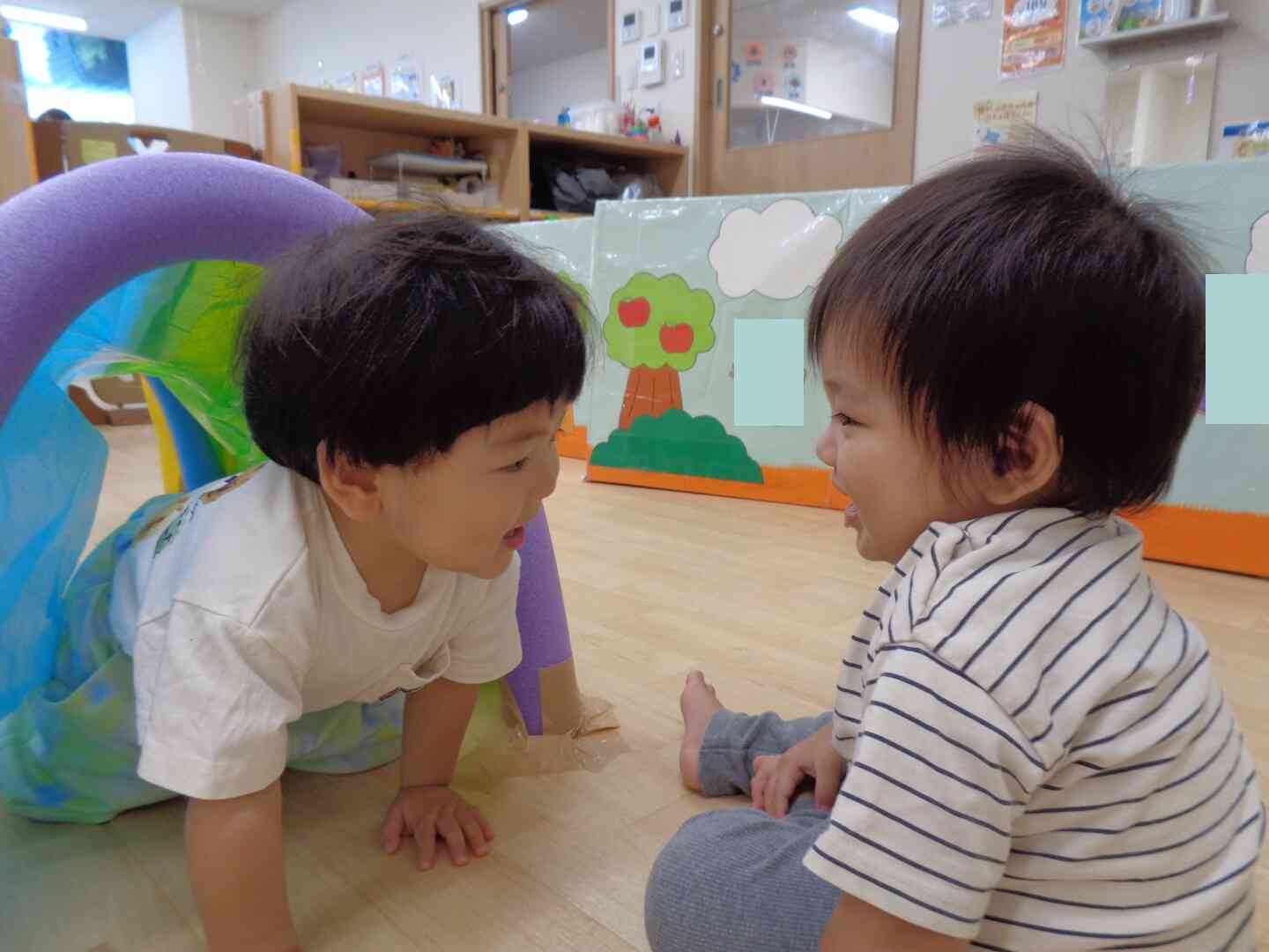 ～8月の室内遊び　(０歳児、ひよこ組)～