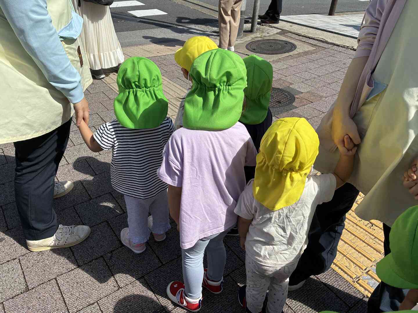 久しぶりのお散歩♪（0.1.2歳児・全クラス）