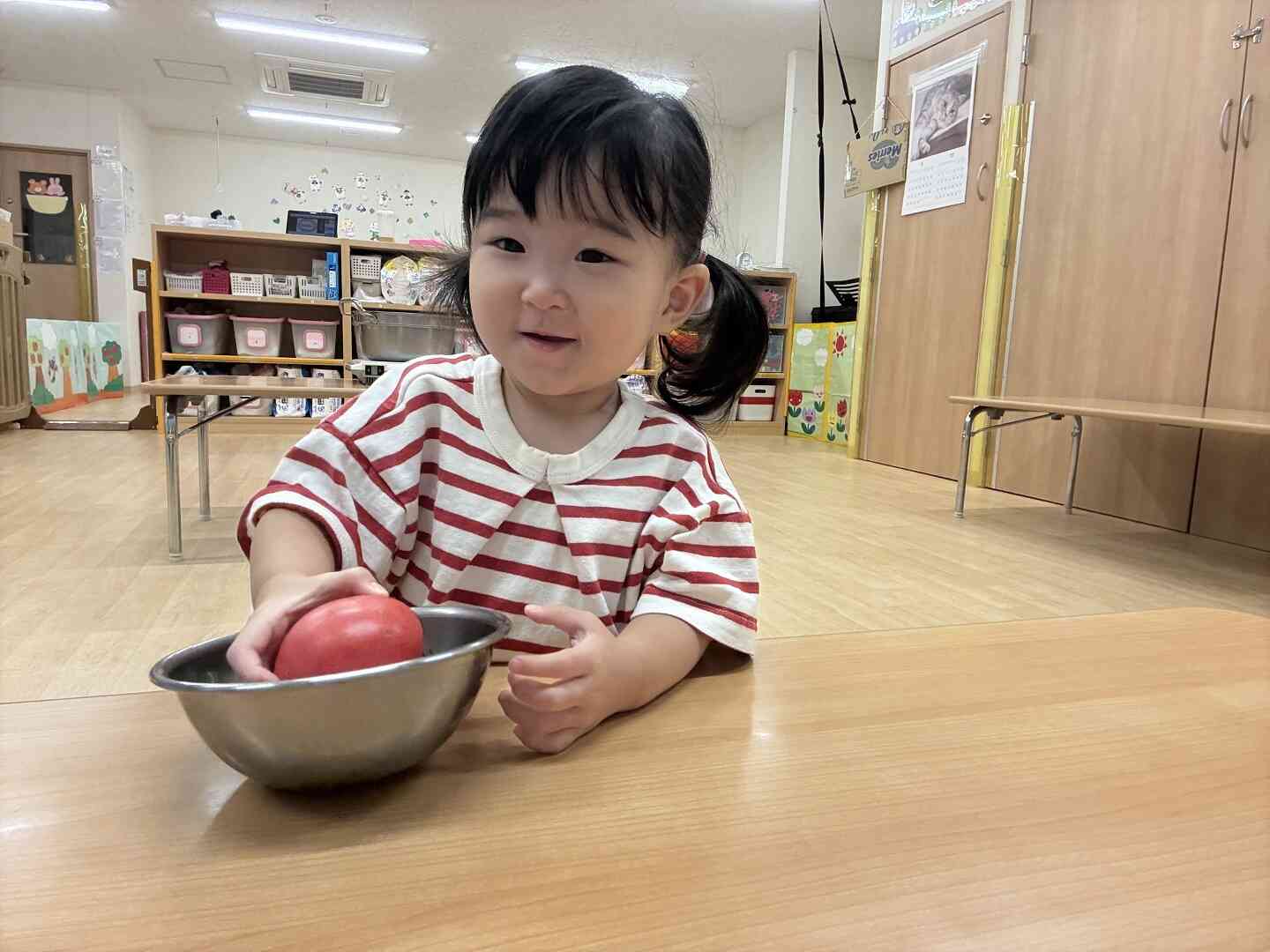 トマト持てたよ~!