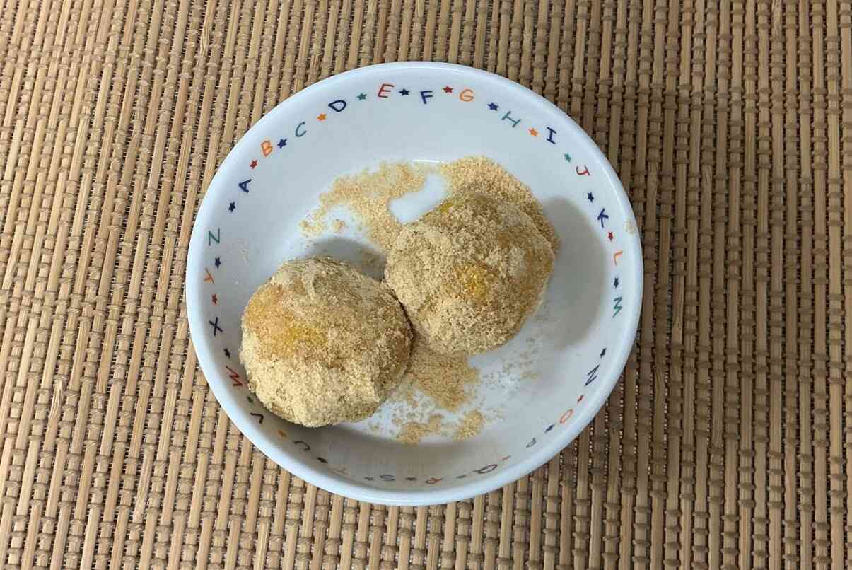 10月8日おやつ「かぼちゃ団子」