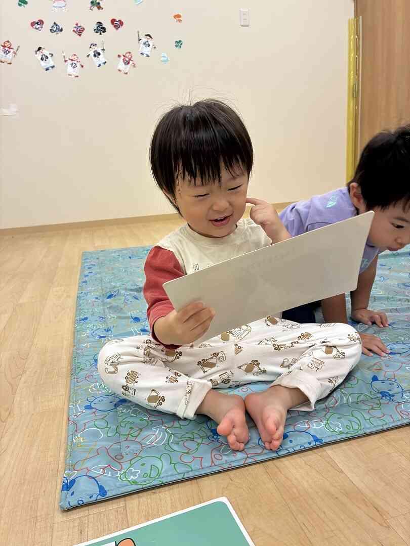 英語で遊ぼう！笑顔いっぱいの時間♪(2歳児 うさぎ組)