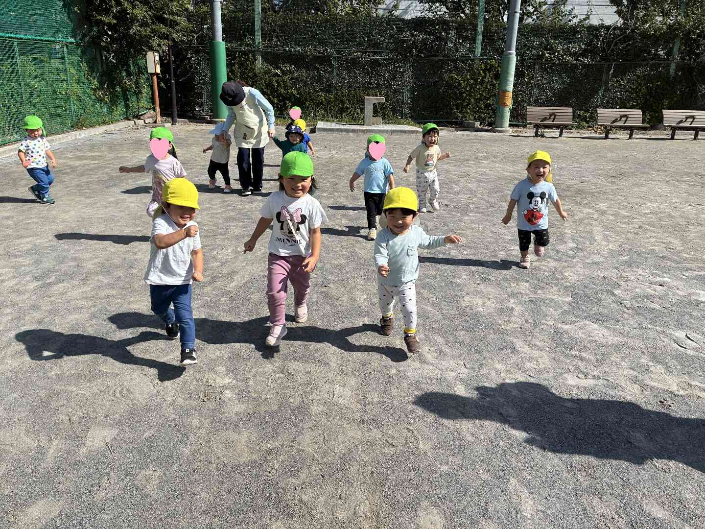 お散歩日和～♪（０・１・２歳児、全クラス）