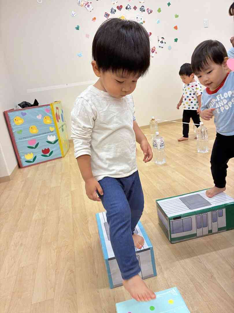 からだを動かしてあそぼう！（０・１・２歳児　全クラス）