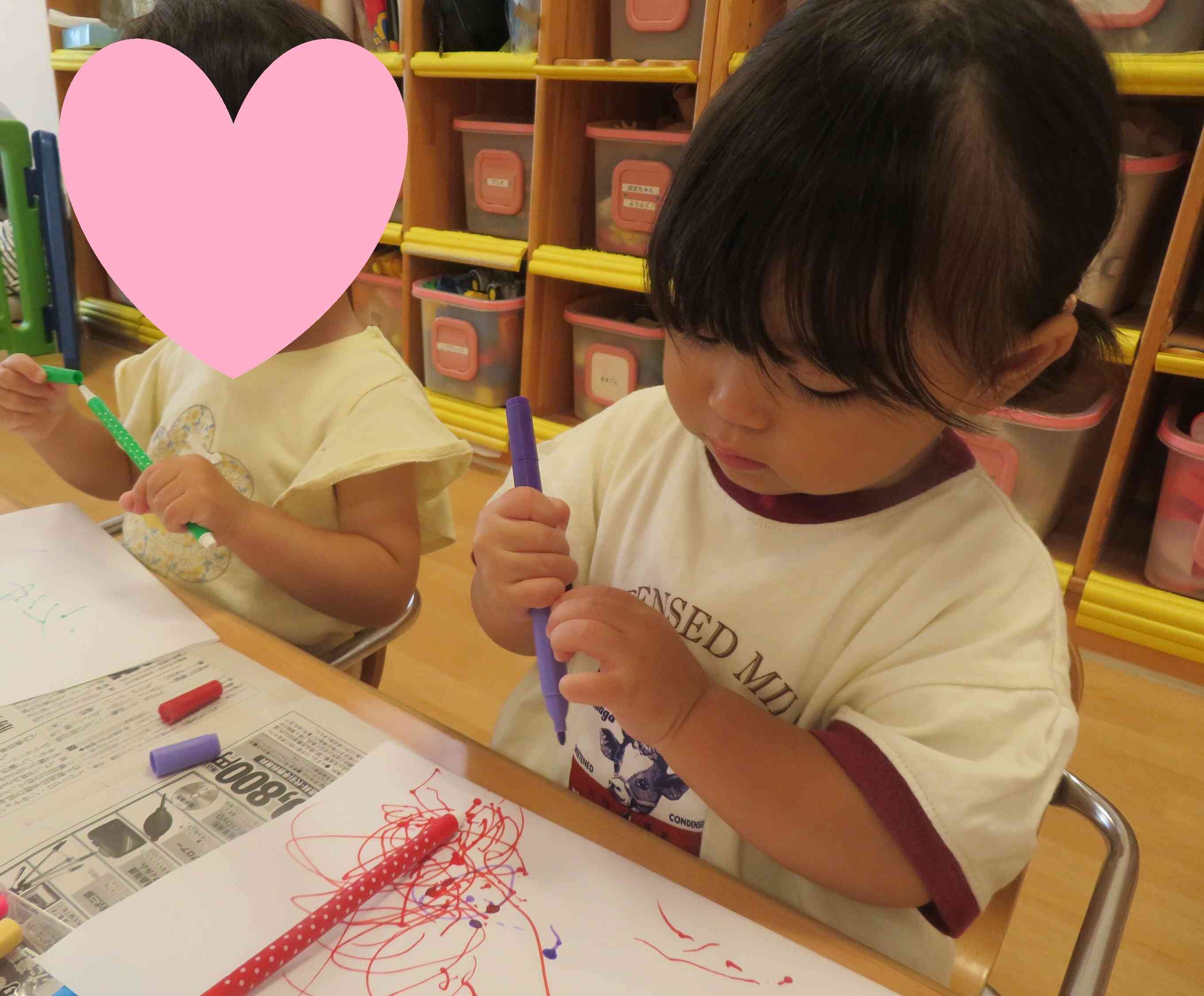 半紙に絵を描くよ♪