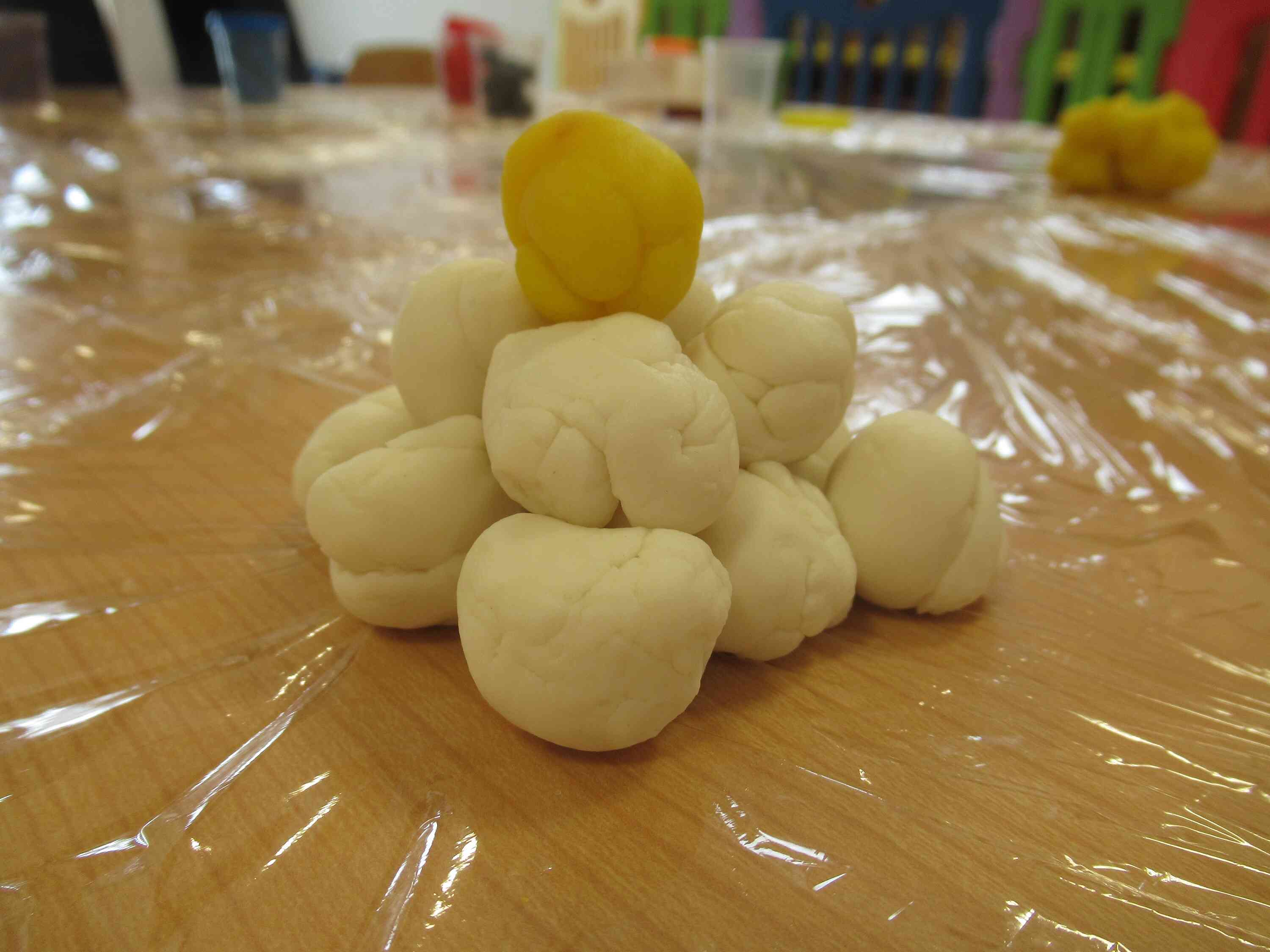 小麦粉粘土のお月見団子完成☆