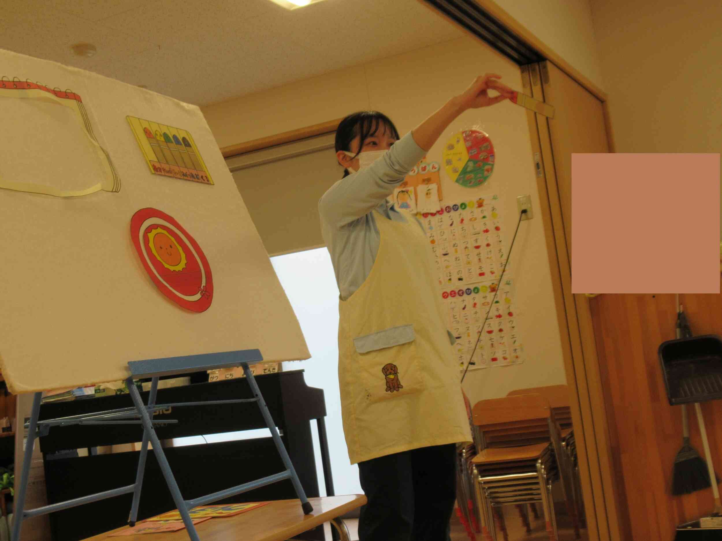 出し物は「へんしんくれよん」のペープサートでした♪