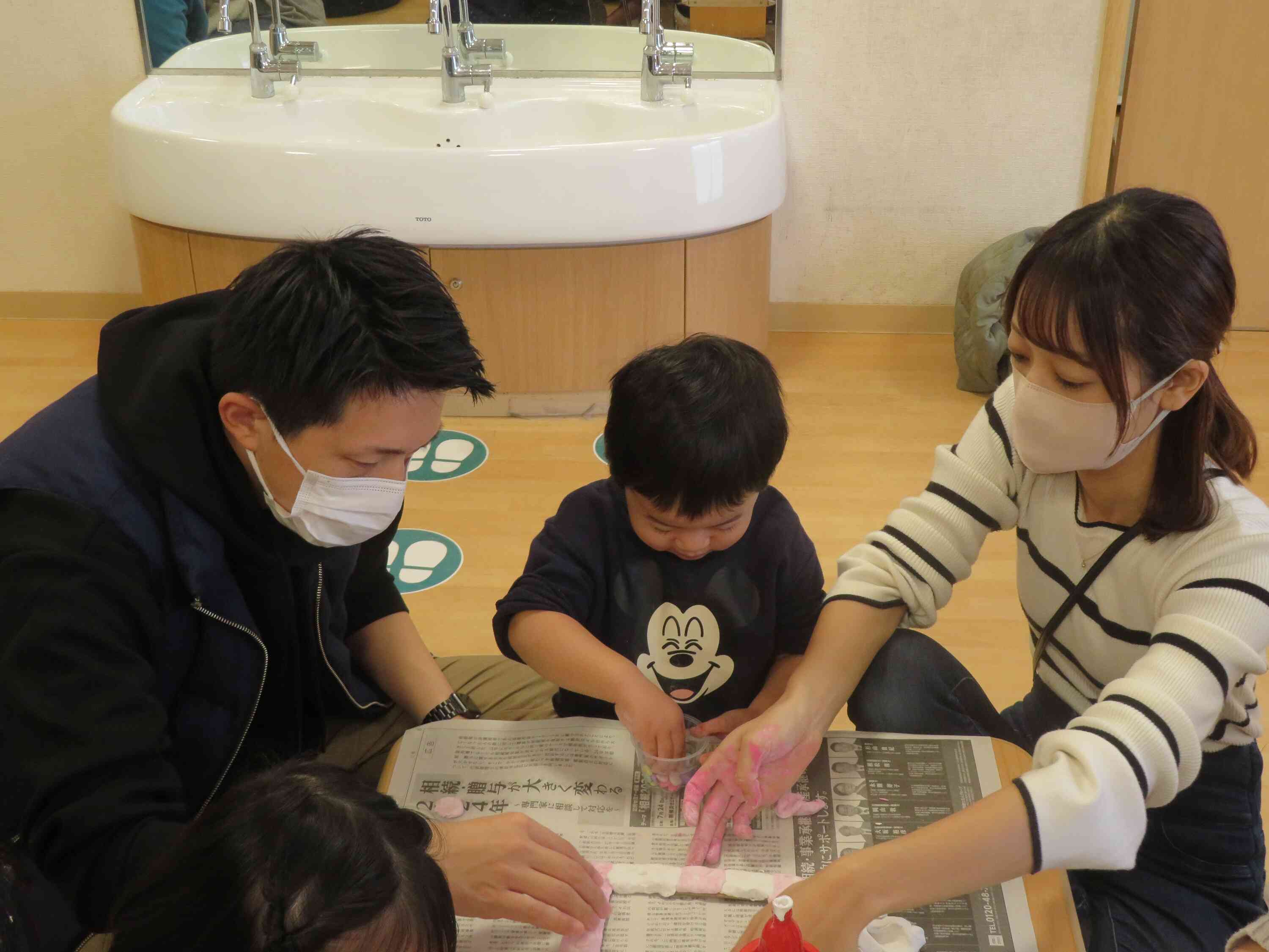 親子ふれあい遊びを行いました☆(1歳児　あひる組)