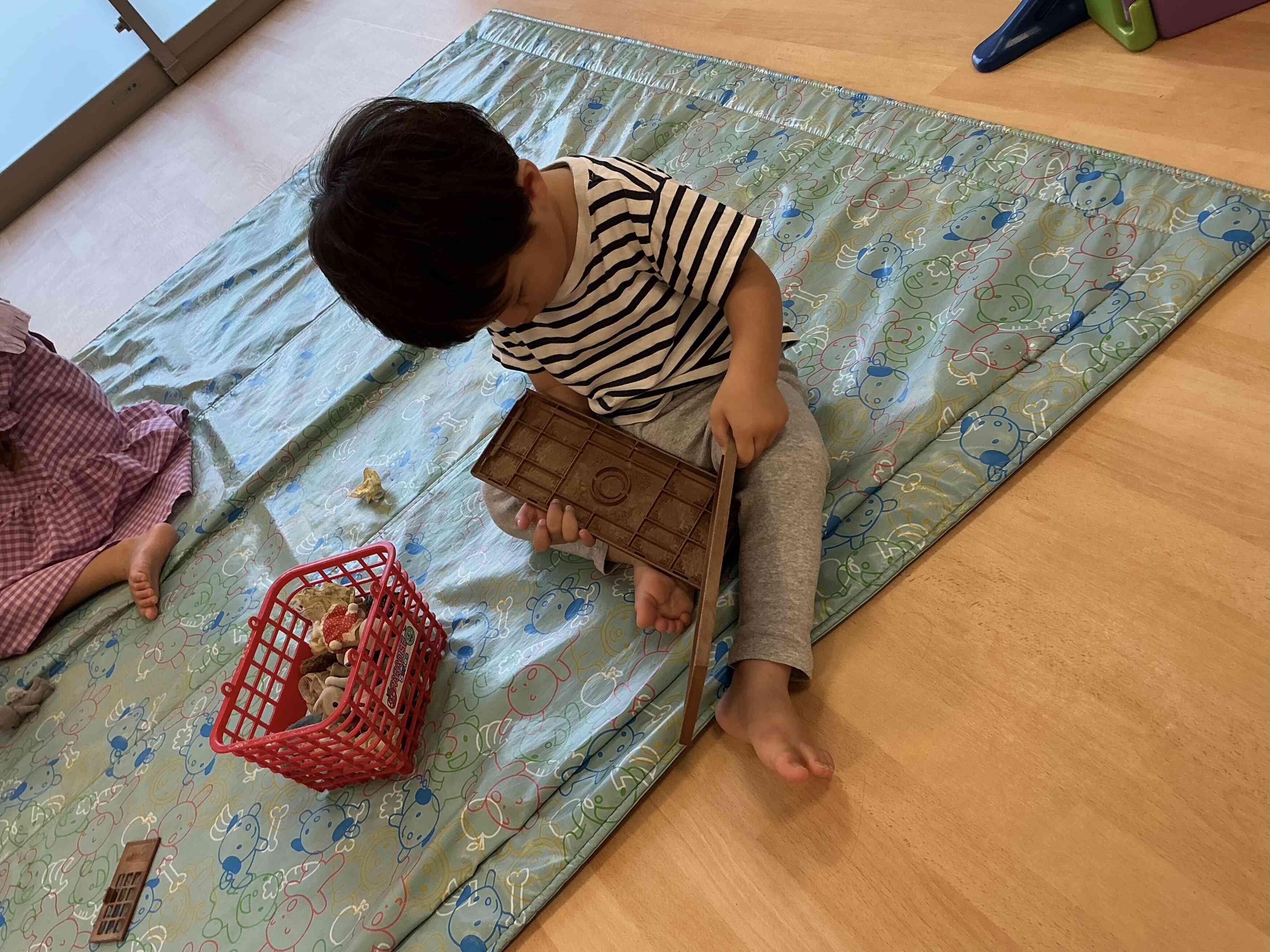 何やら真剣に作っていますね！