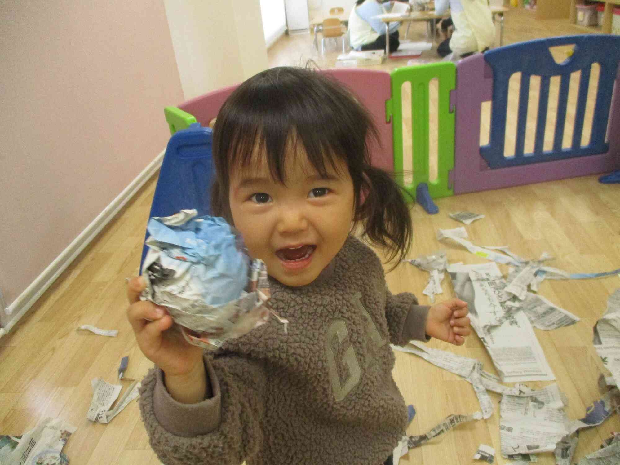 新聞紙で遊ぼう！