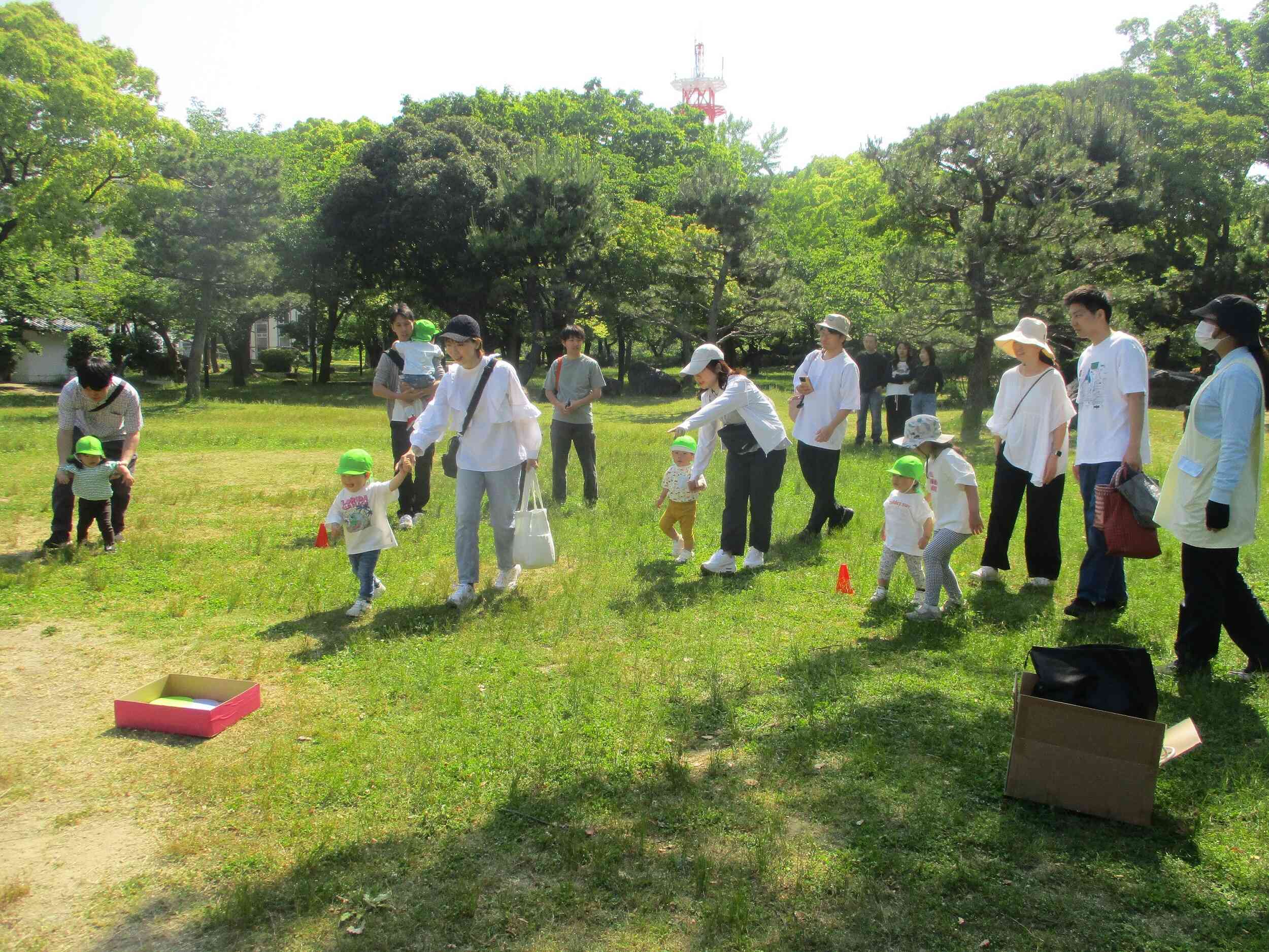 動物カードを選んで親子で触れ合って遊びました！