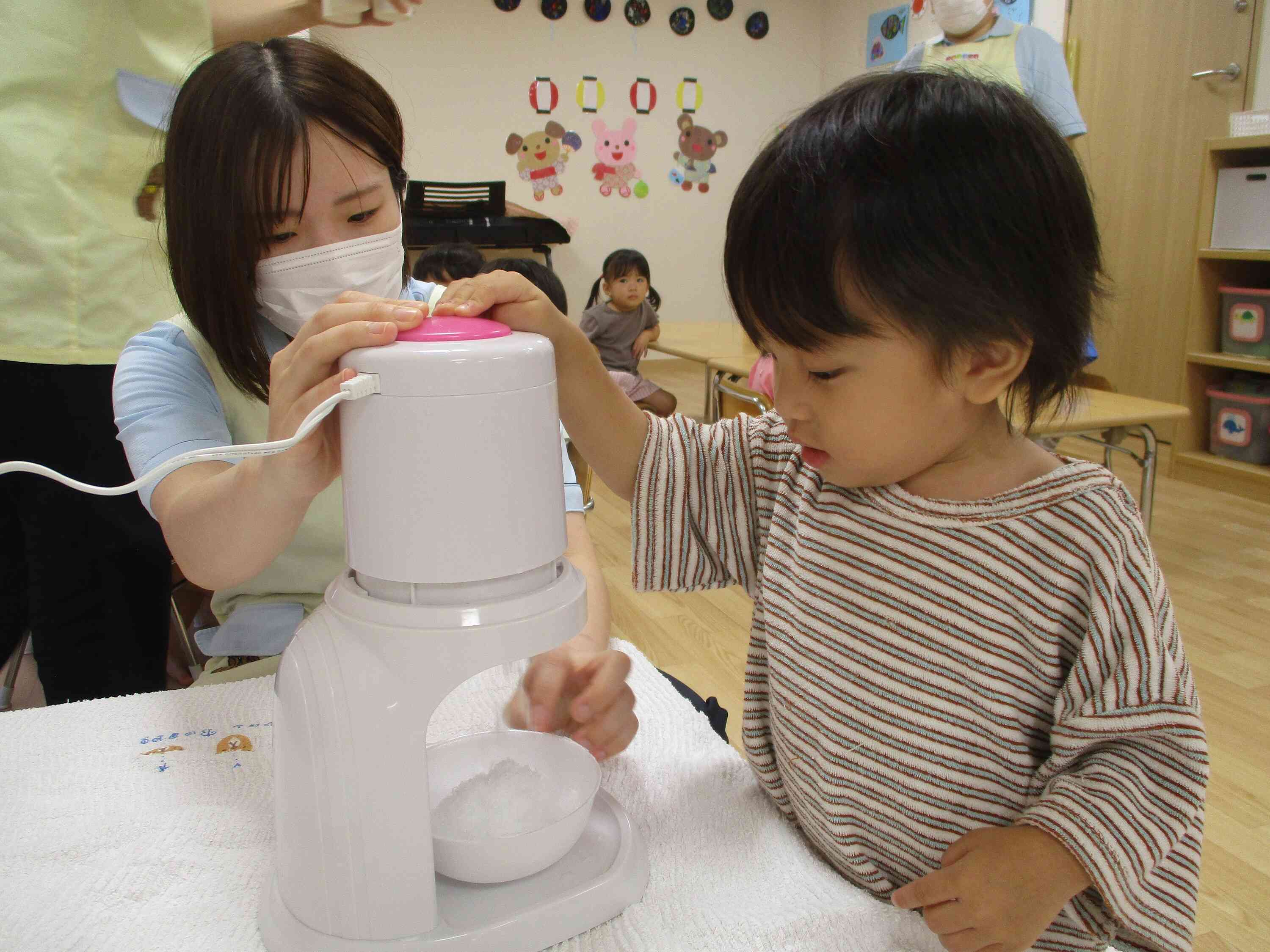 かき氷屋さんごっこ♪