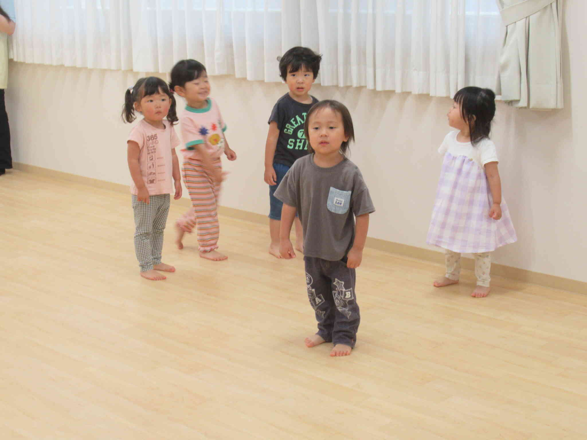 音楽が止まると子どもたちもストップ！！