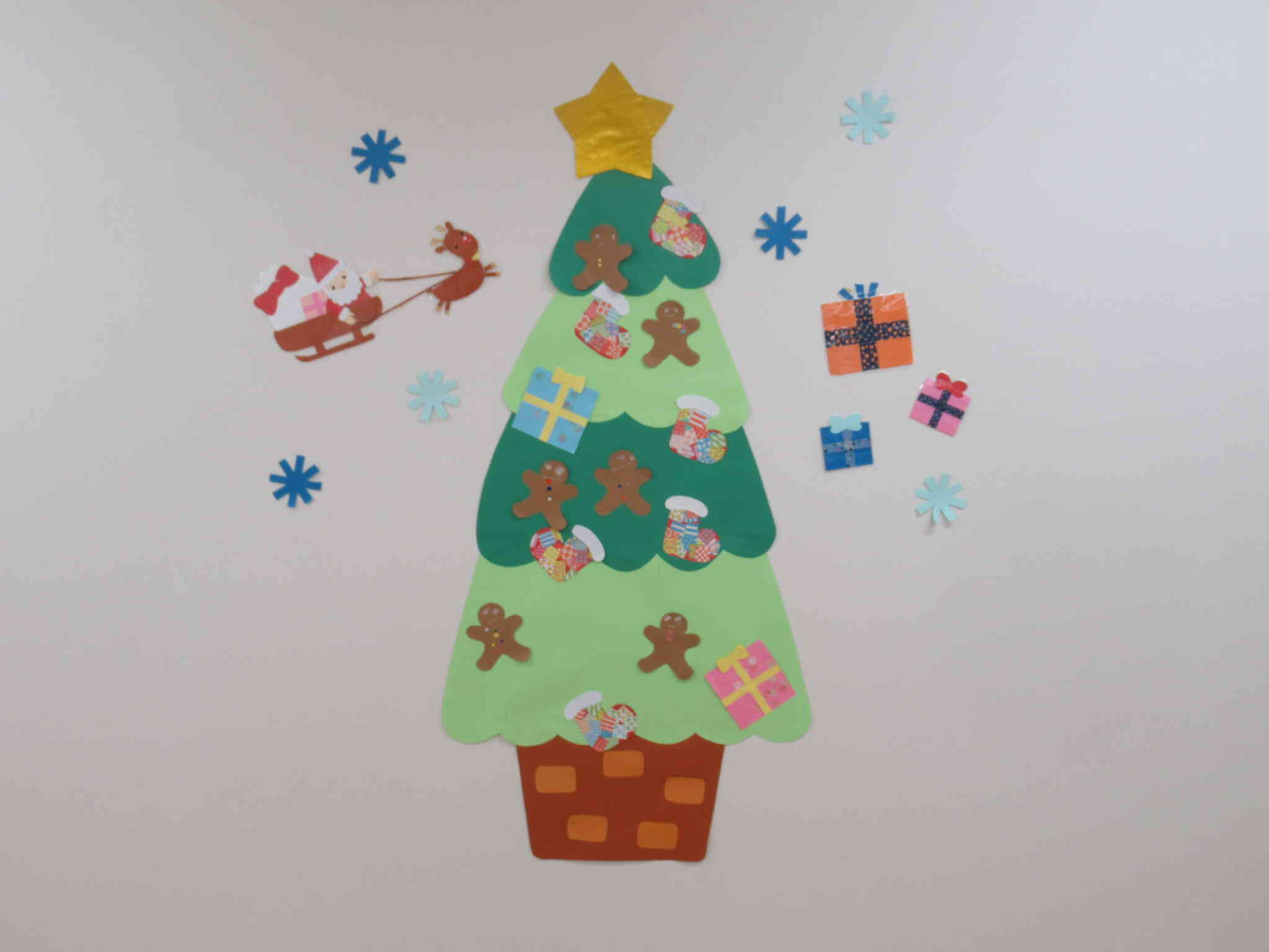 子育てひろば～クリスマス製作～