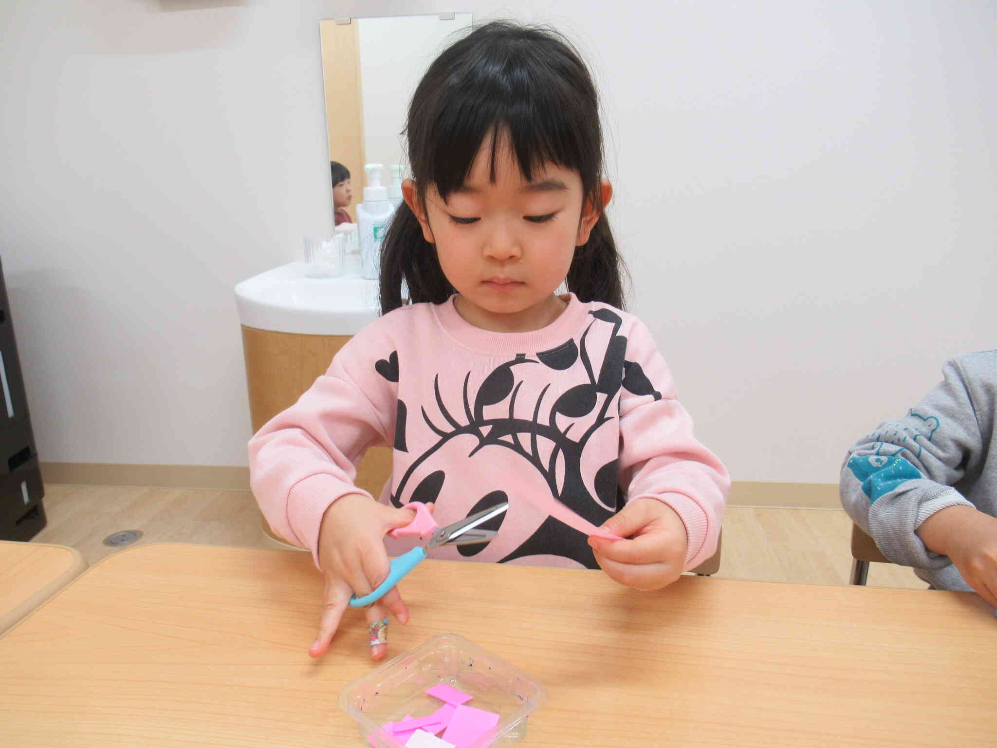 真剣に切ってます！