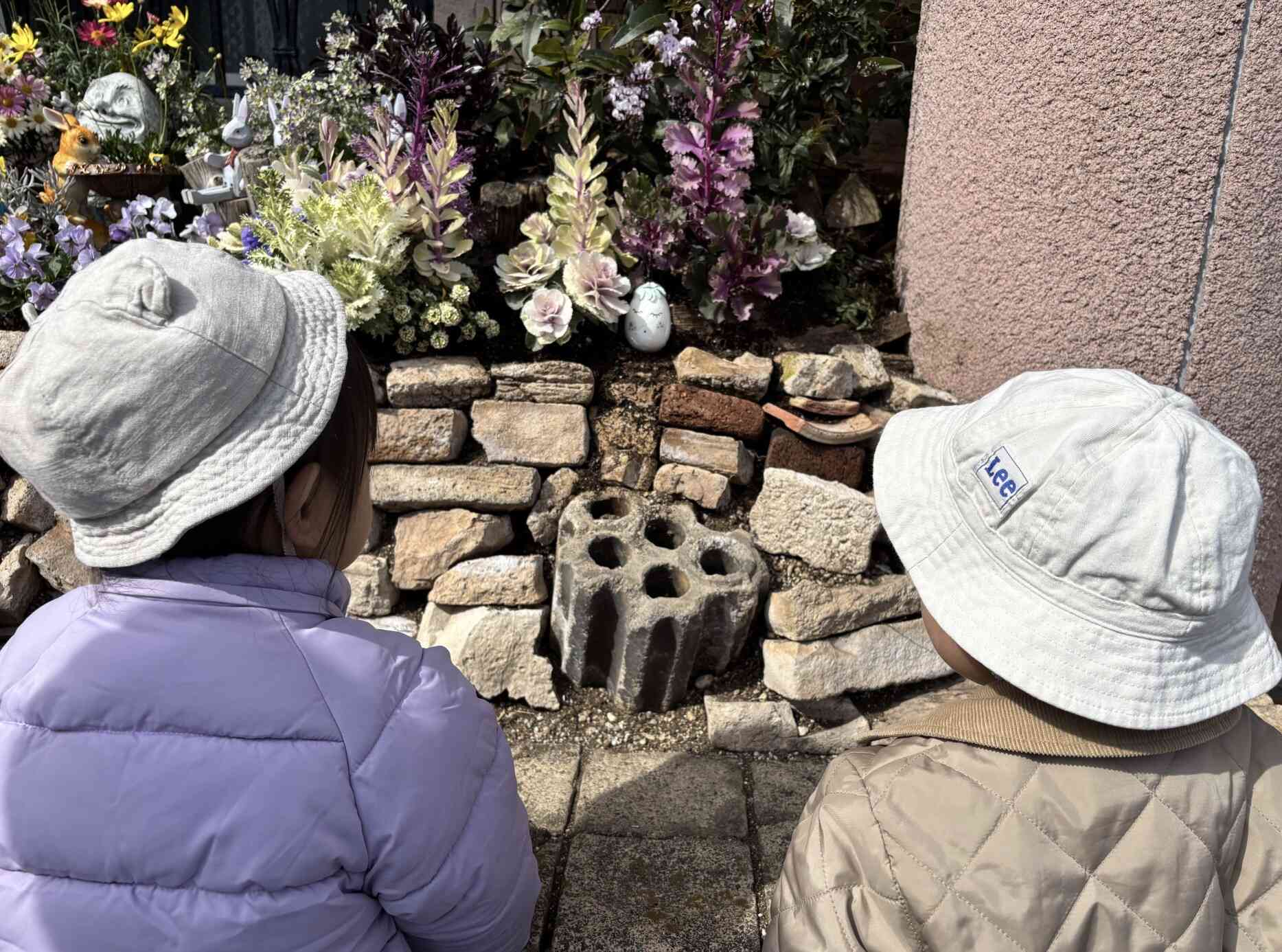 「イースターじゃない？」「もうすぐ４月だからだね。」