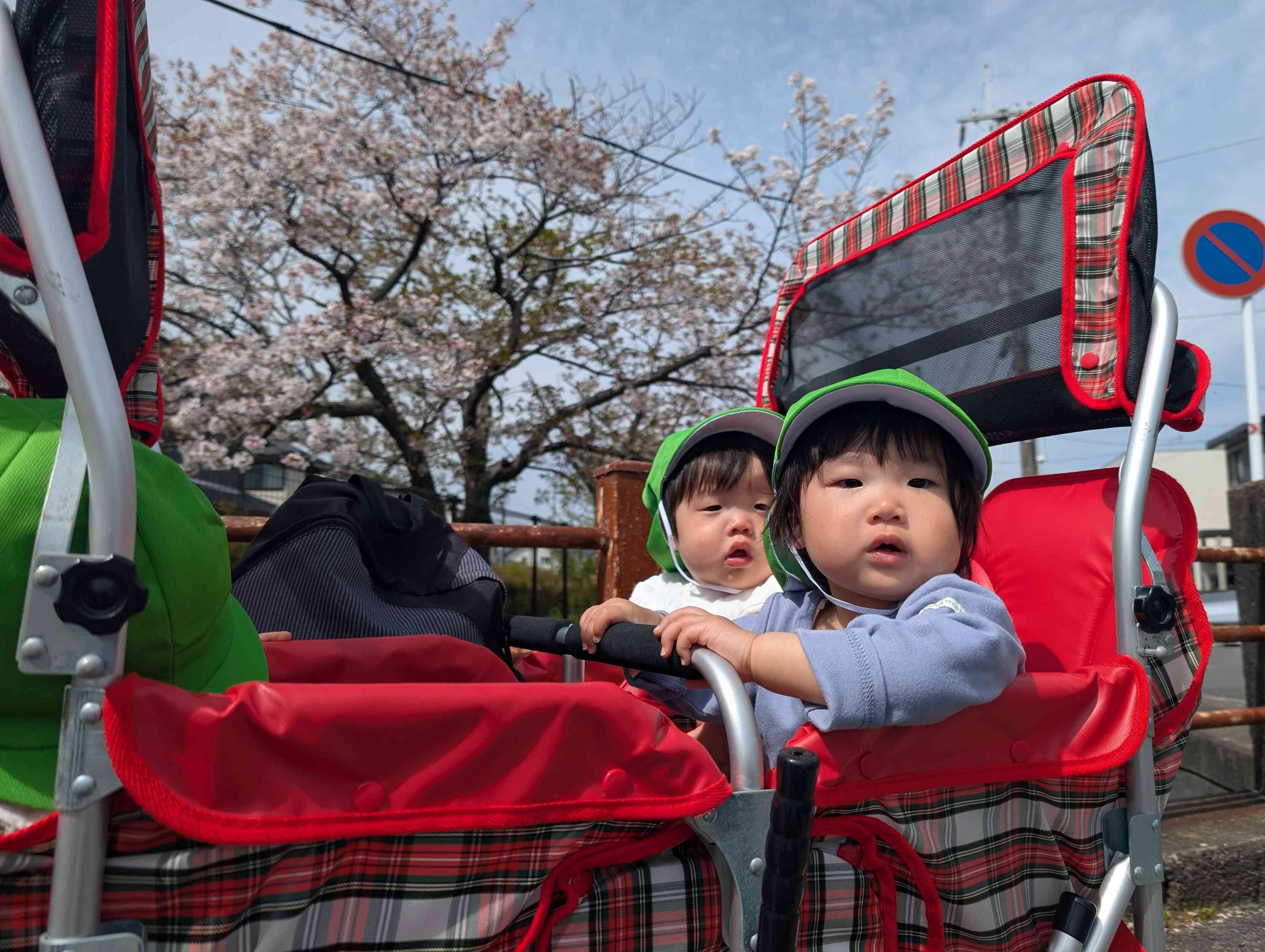 ガタンゴトン、電車きた〜！