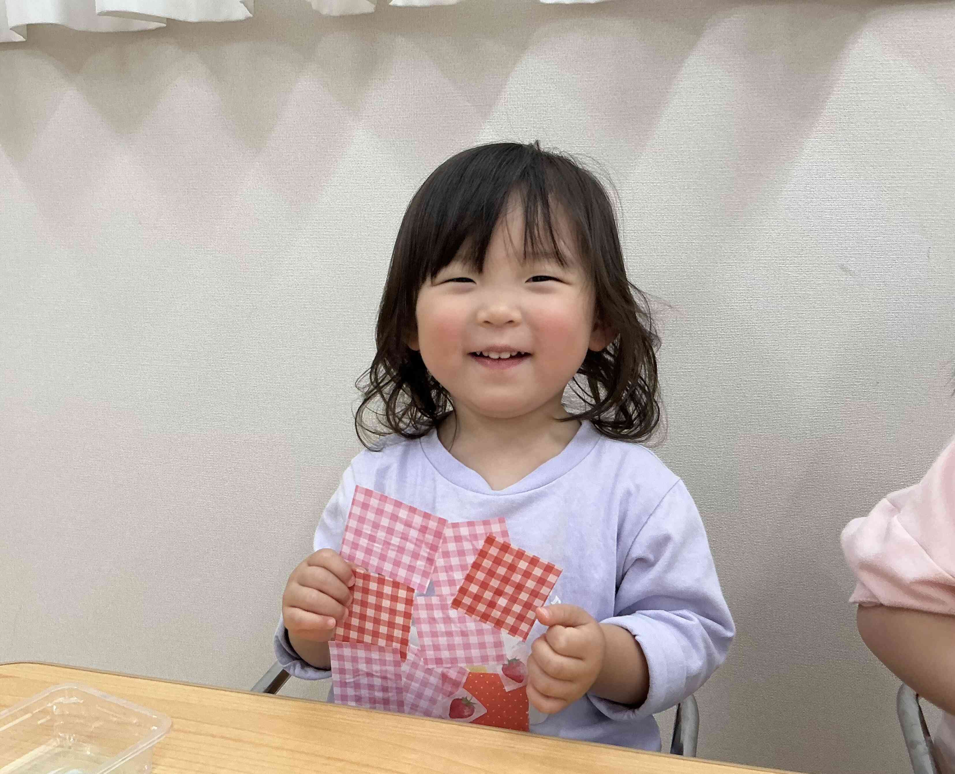 先生見て！上手に貼れたよ！