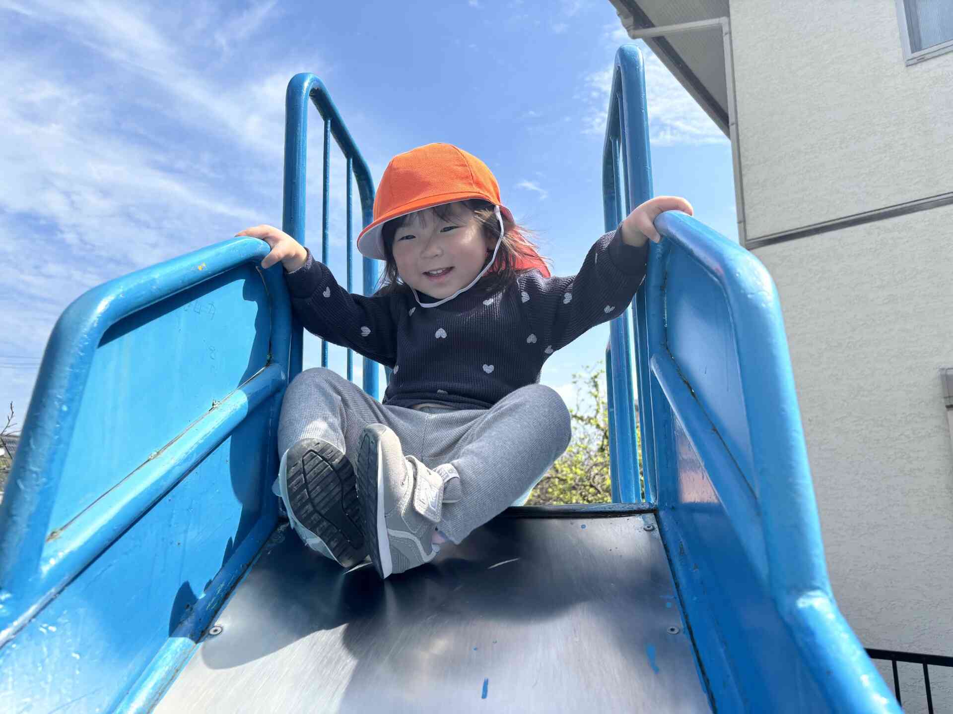 大きな滑り台って楽しいな～♪