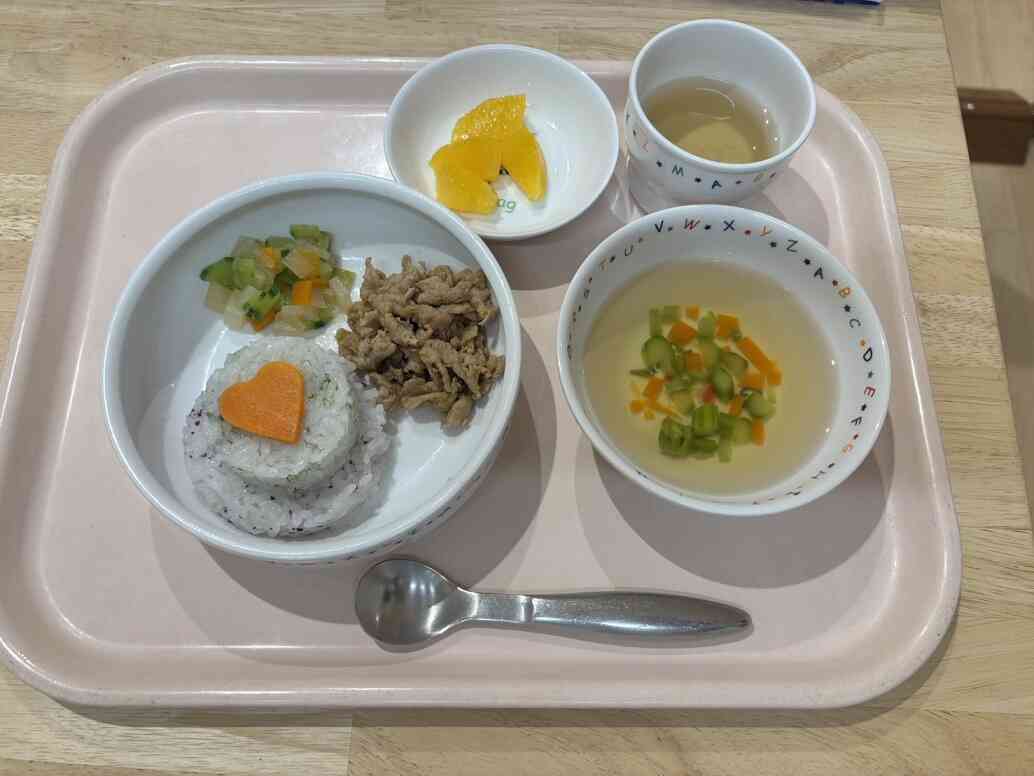 お誕生日会の給食