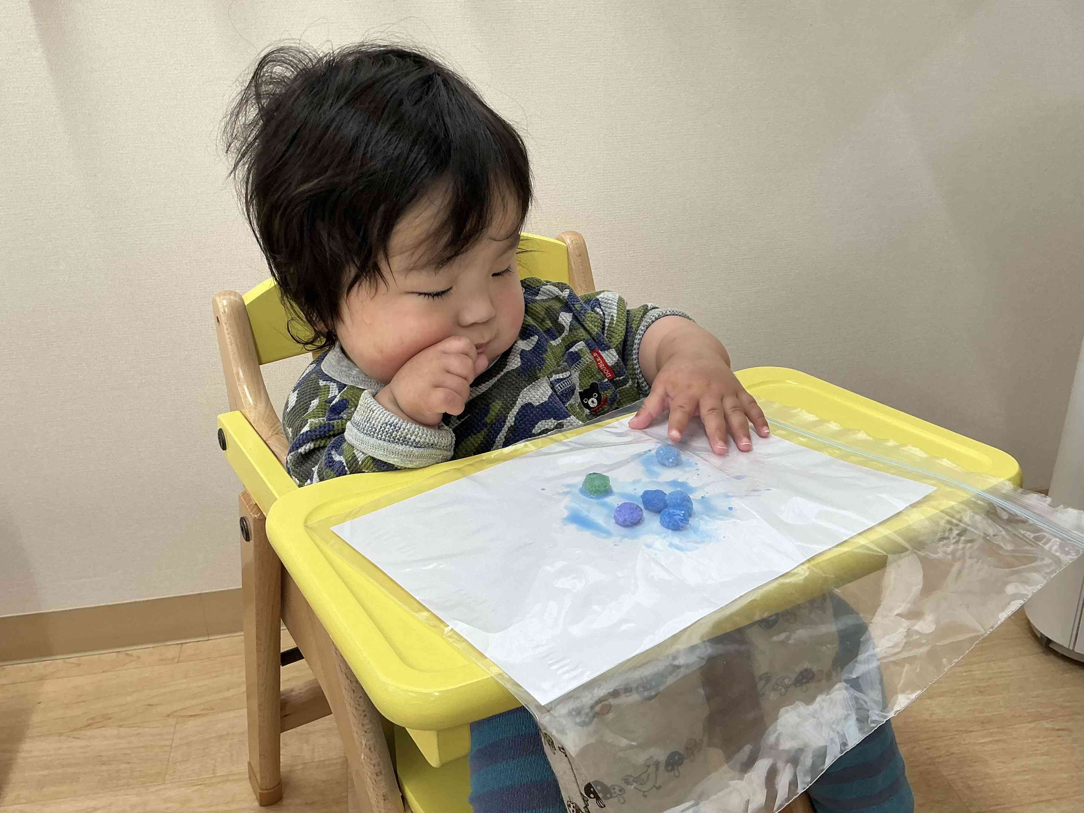 そーっと触ってみよう…!