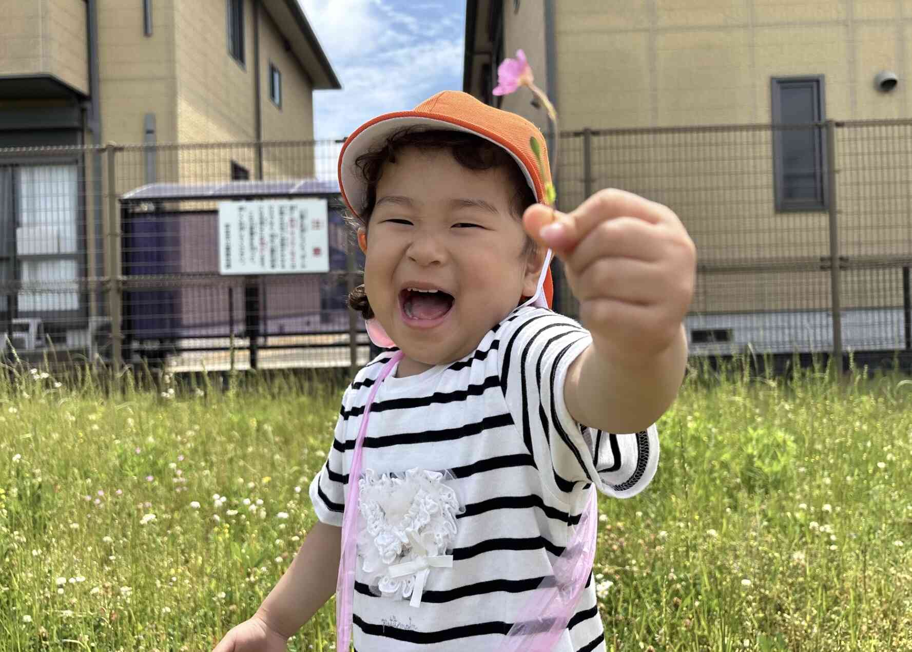 大好きなピンク色のお花見つけたよ!