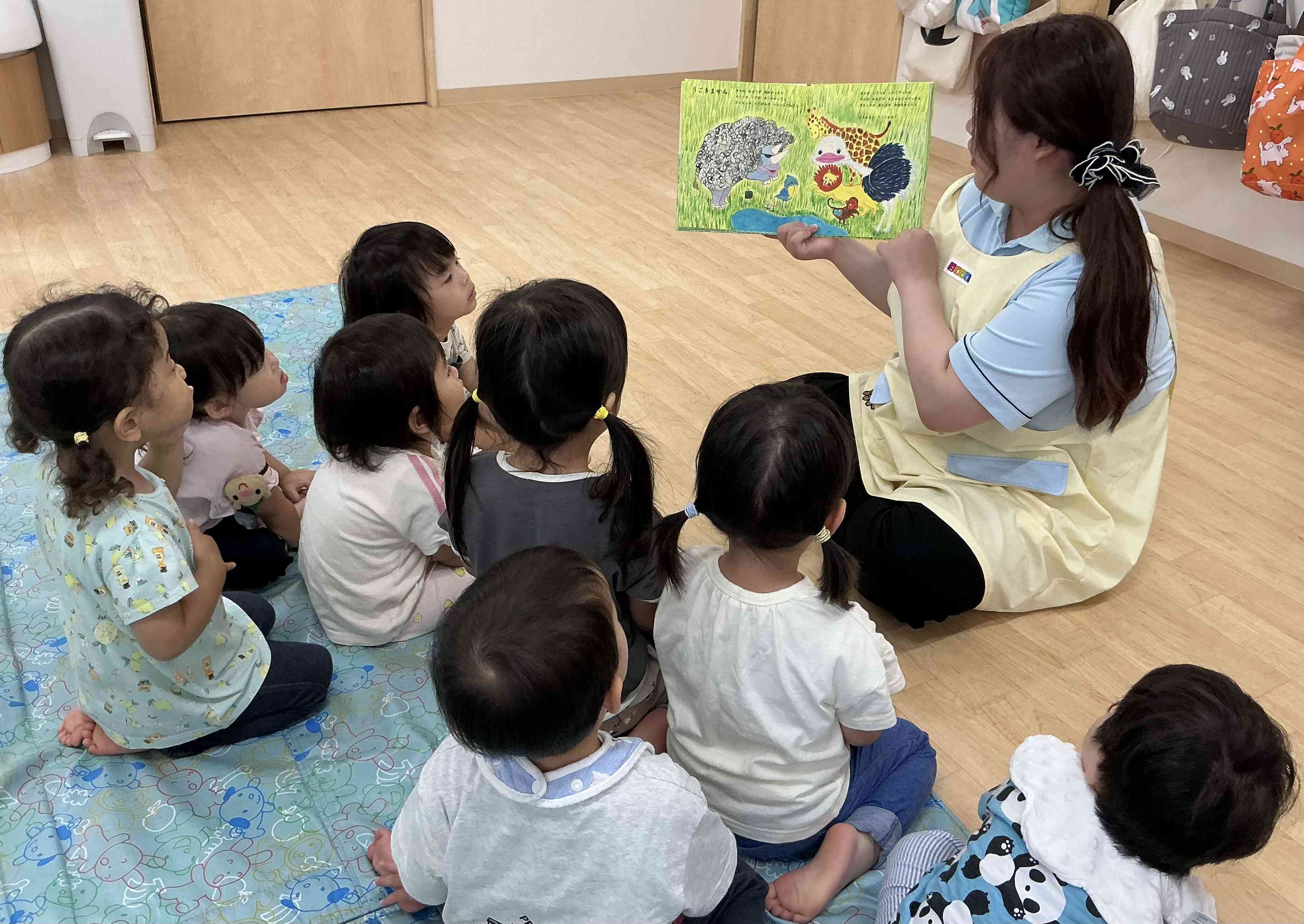子育てひろば〜お話し会〜