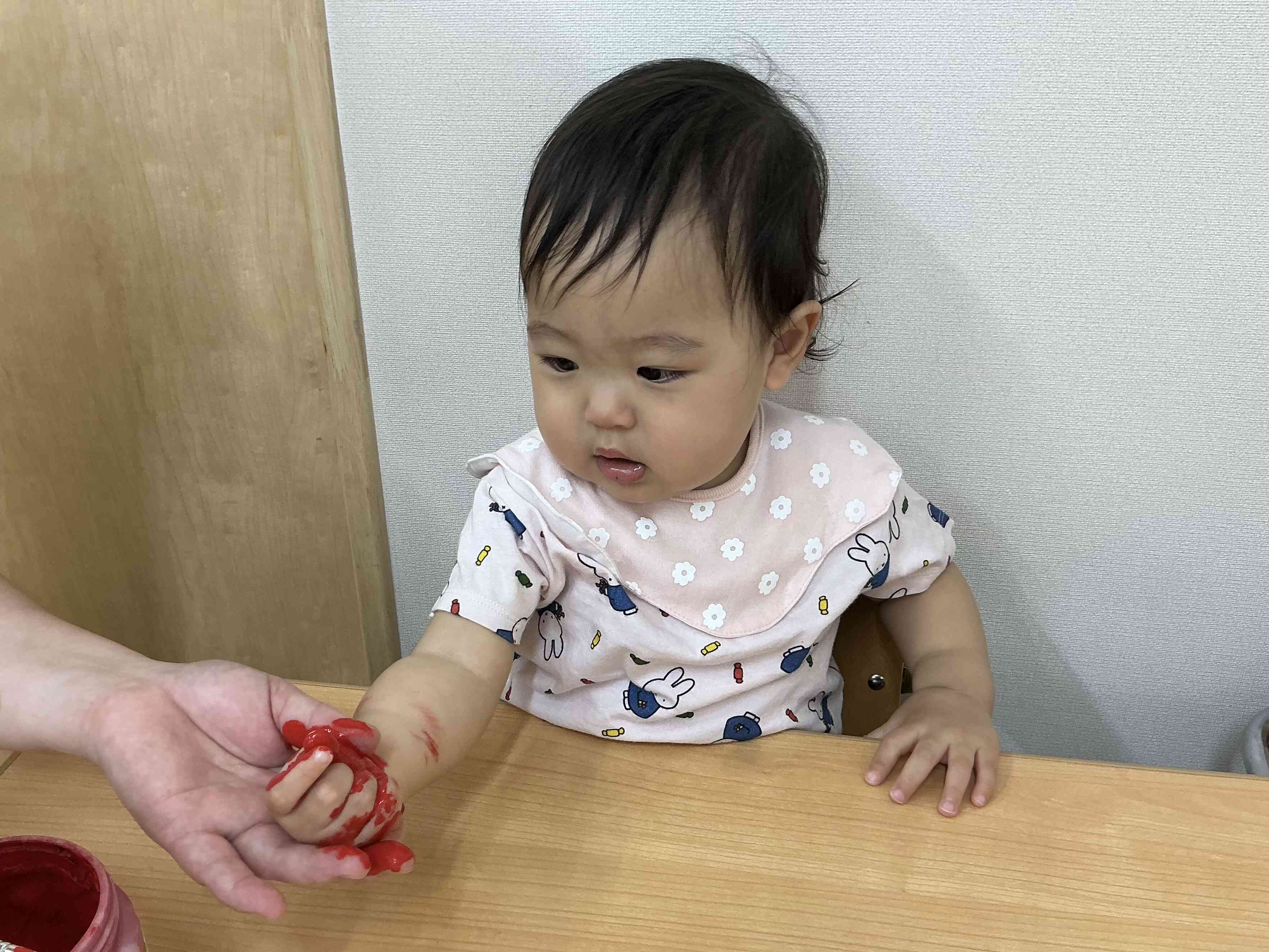 にぎにぎ…ぎゅっ♪不思議な感触!!