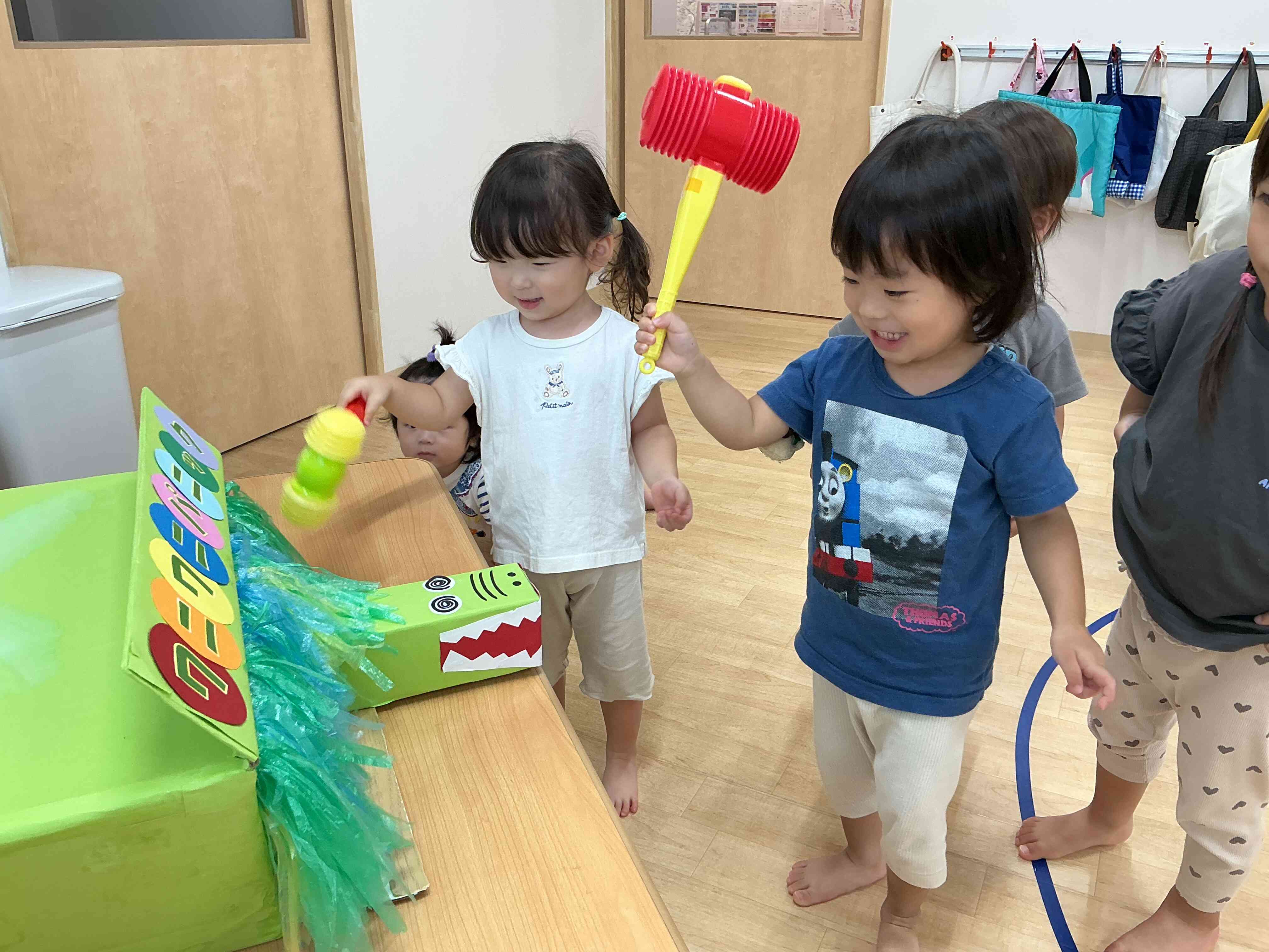 いっぱい叩くよ〜!!えいっ☆