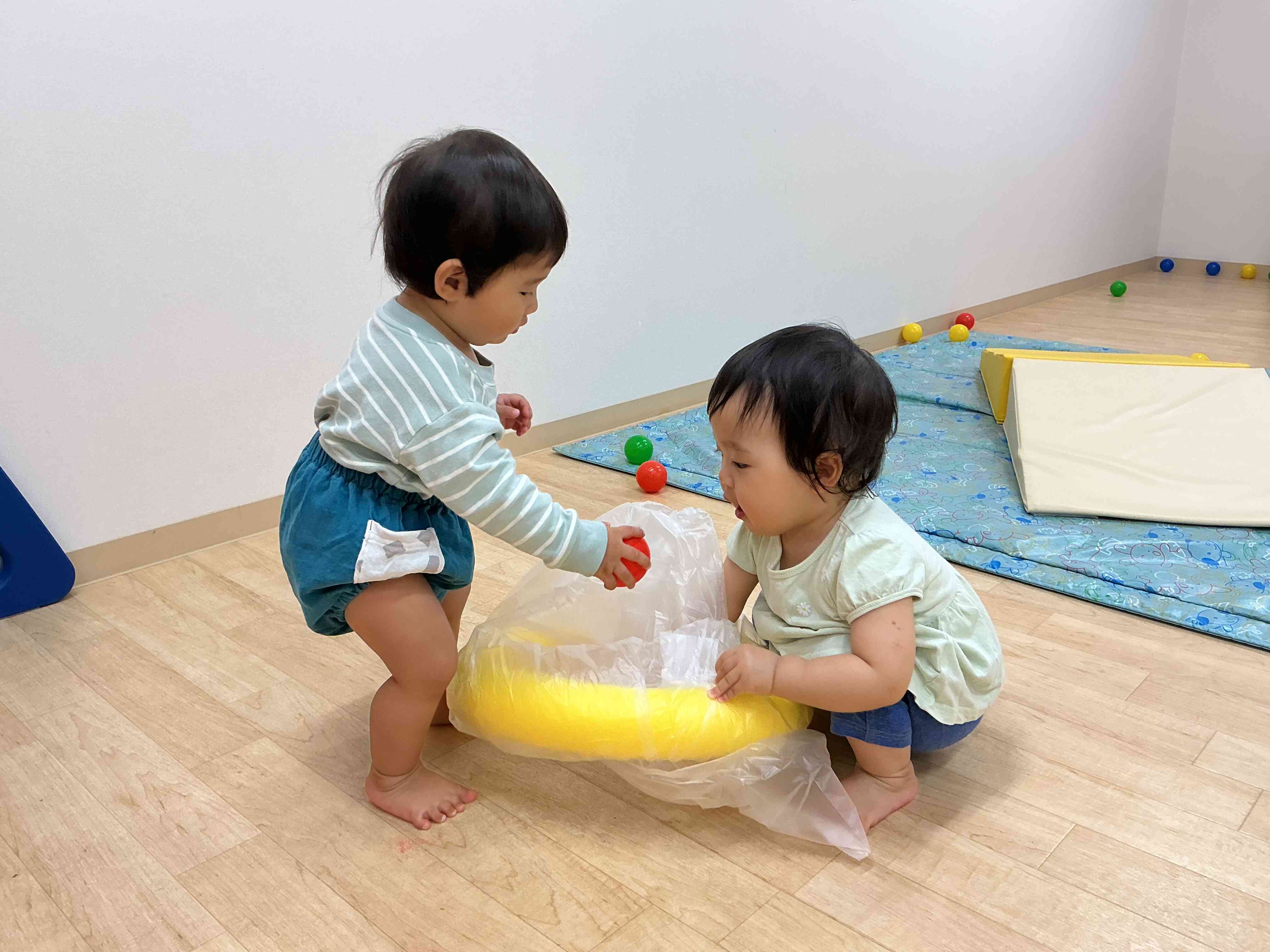 2人で協力!入るかなぁ〜?