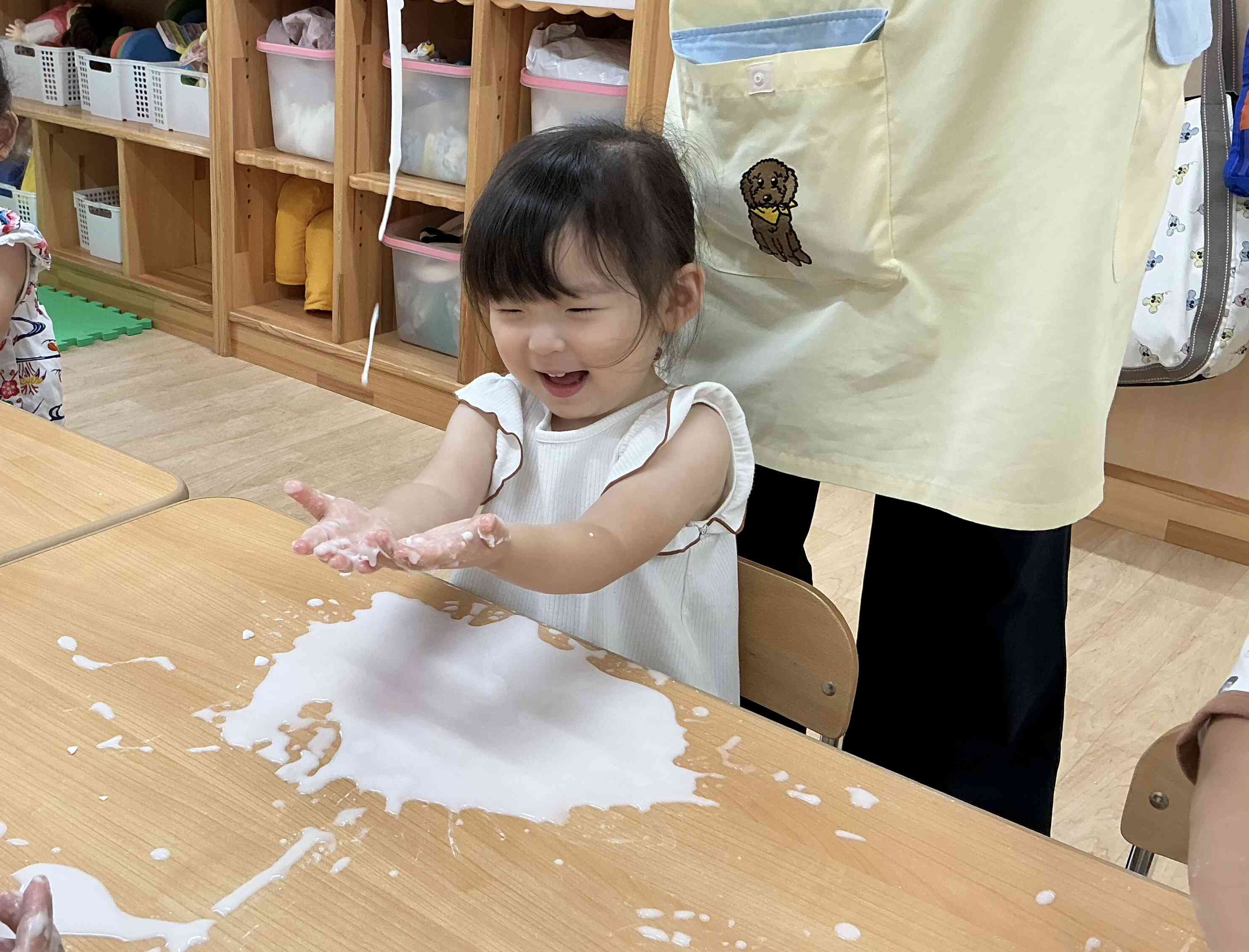 感触遊び〜うさぎ組〜