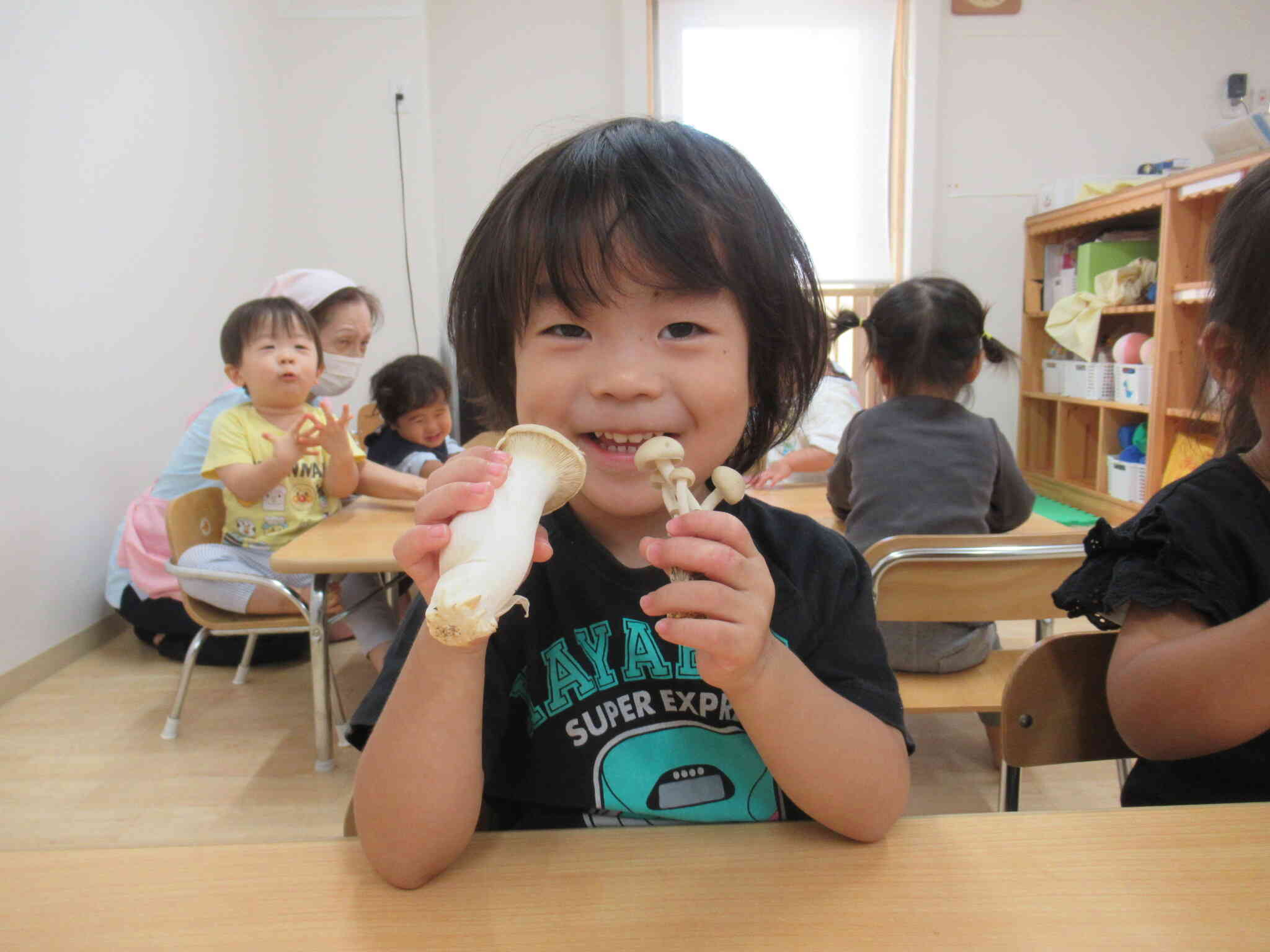 大きさ違うけど、どっちもキノコなんだって