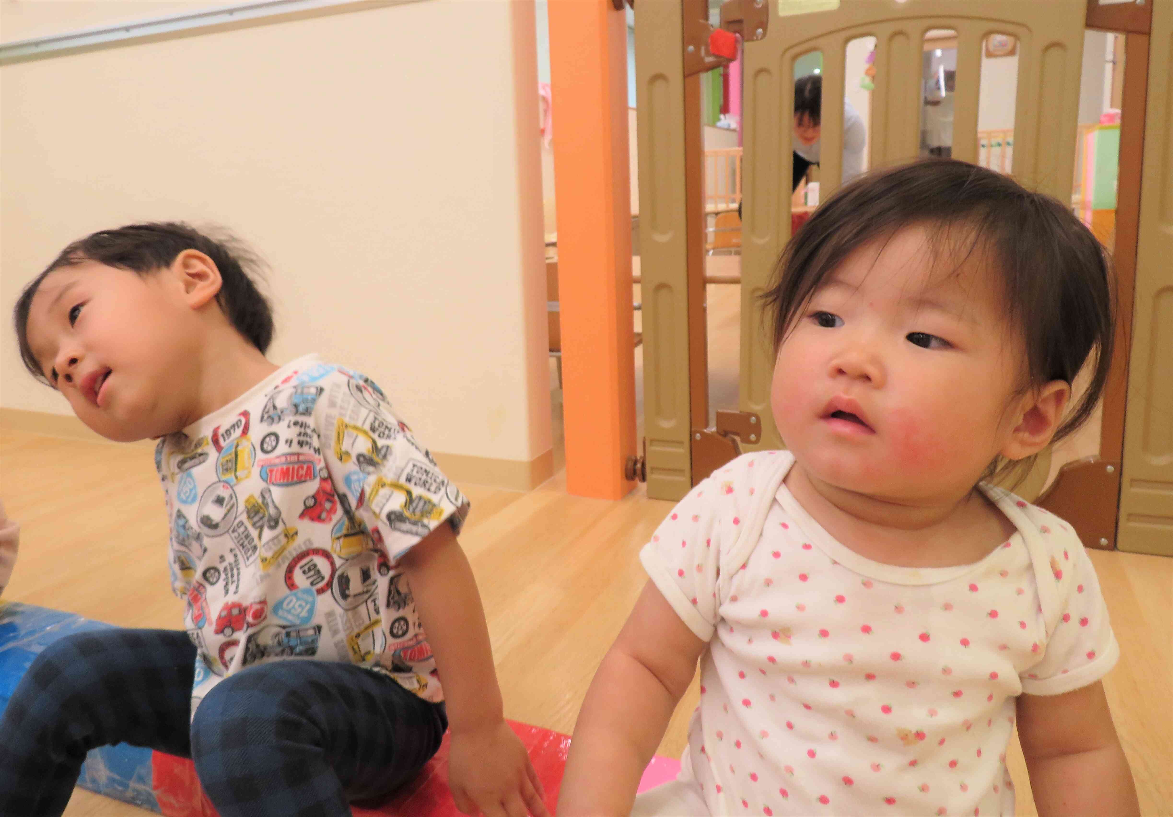 大型絵本の読み聞かせ♪｜ニチイキッズ南堀江保育園｜ニチイキッズ