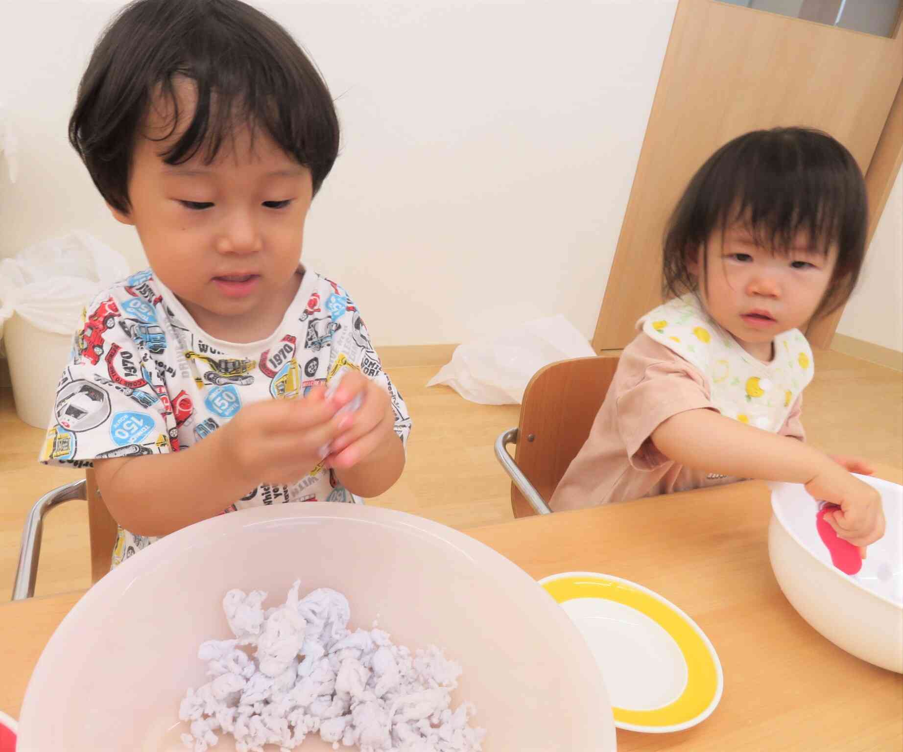 お団子を作っています！
