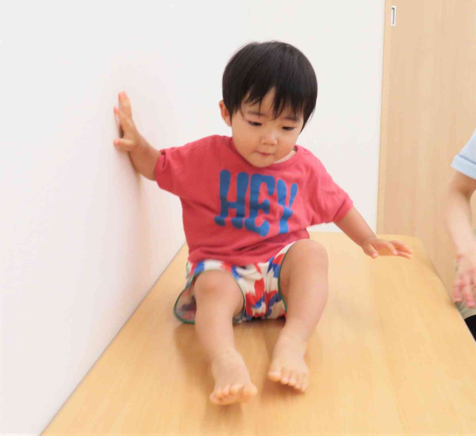新しいお友だちは、滑り台を気に入ってくれました♪