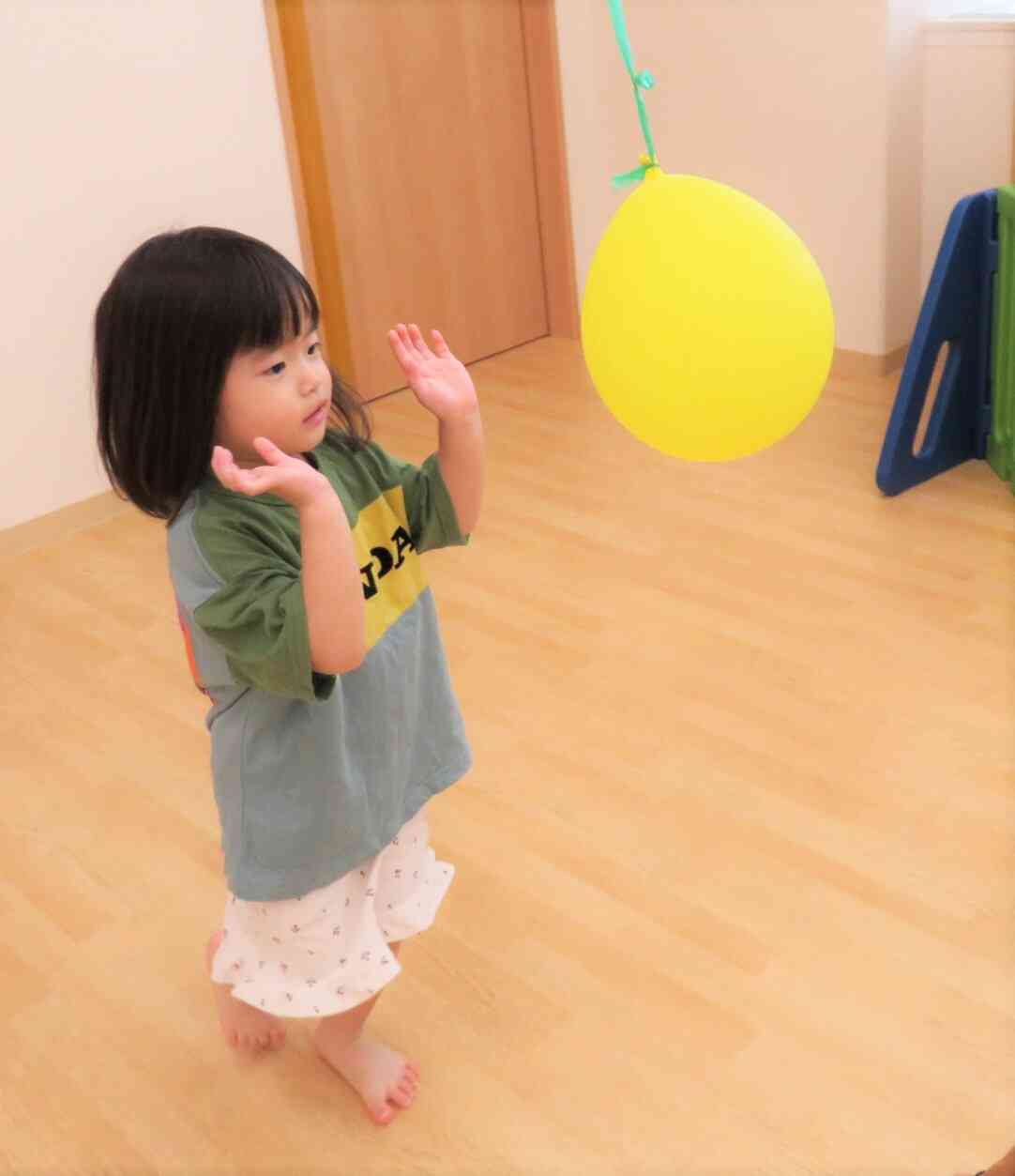 両手でポーン☆