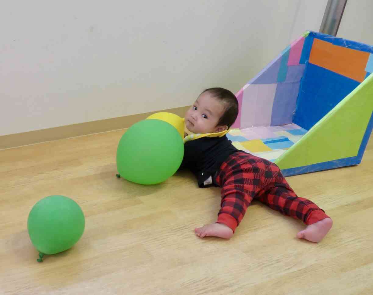 風船を追いかけるよ〜