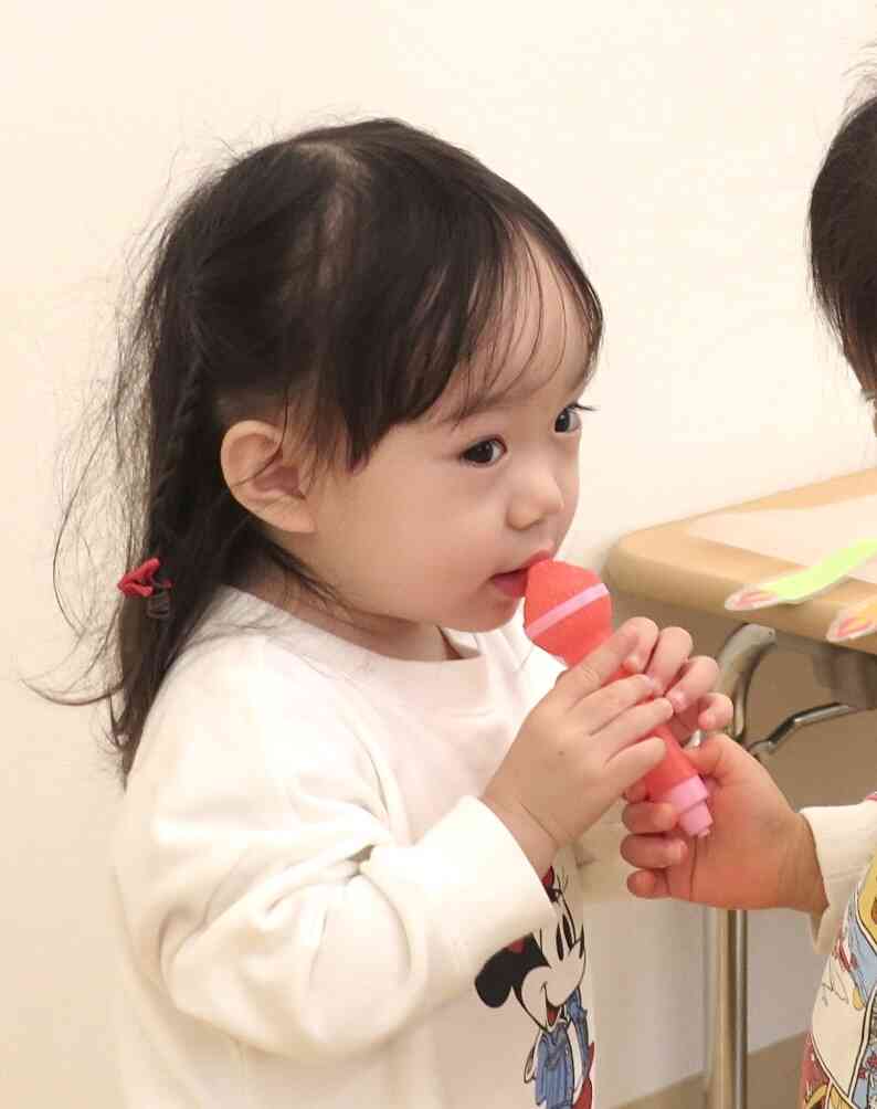 インタビューに答えています♩