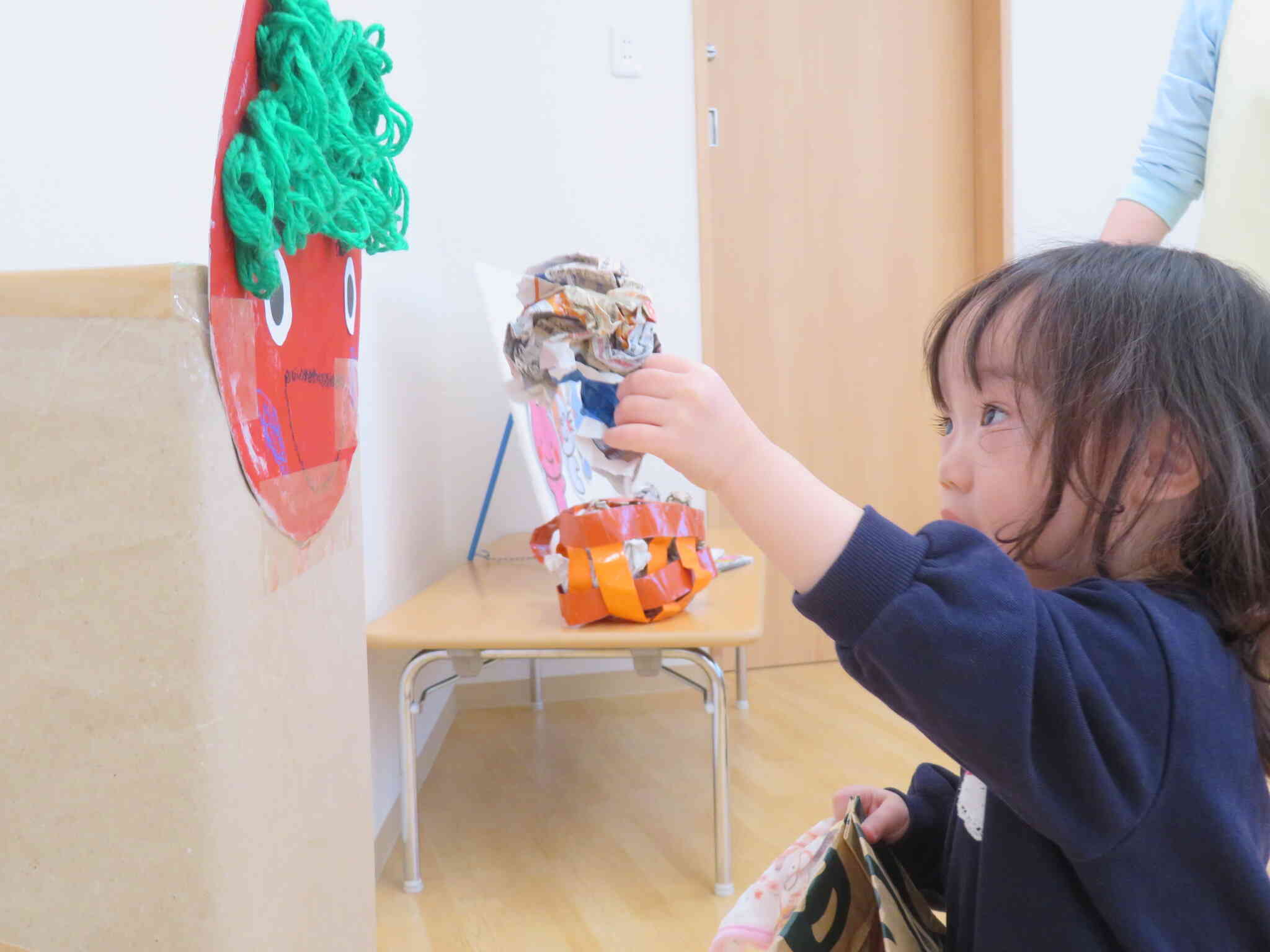 鬼の顔を目掛けてエイ！