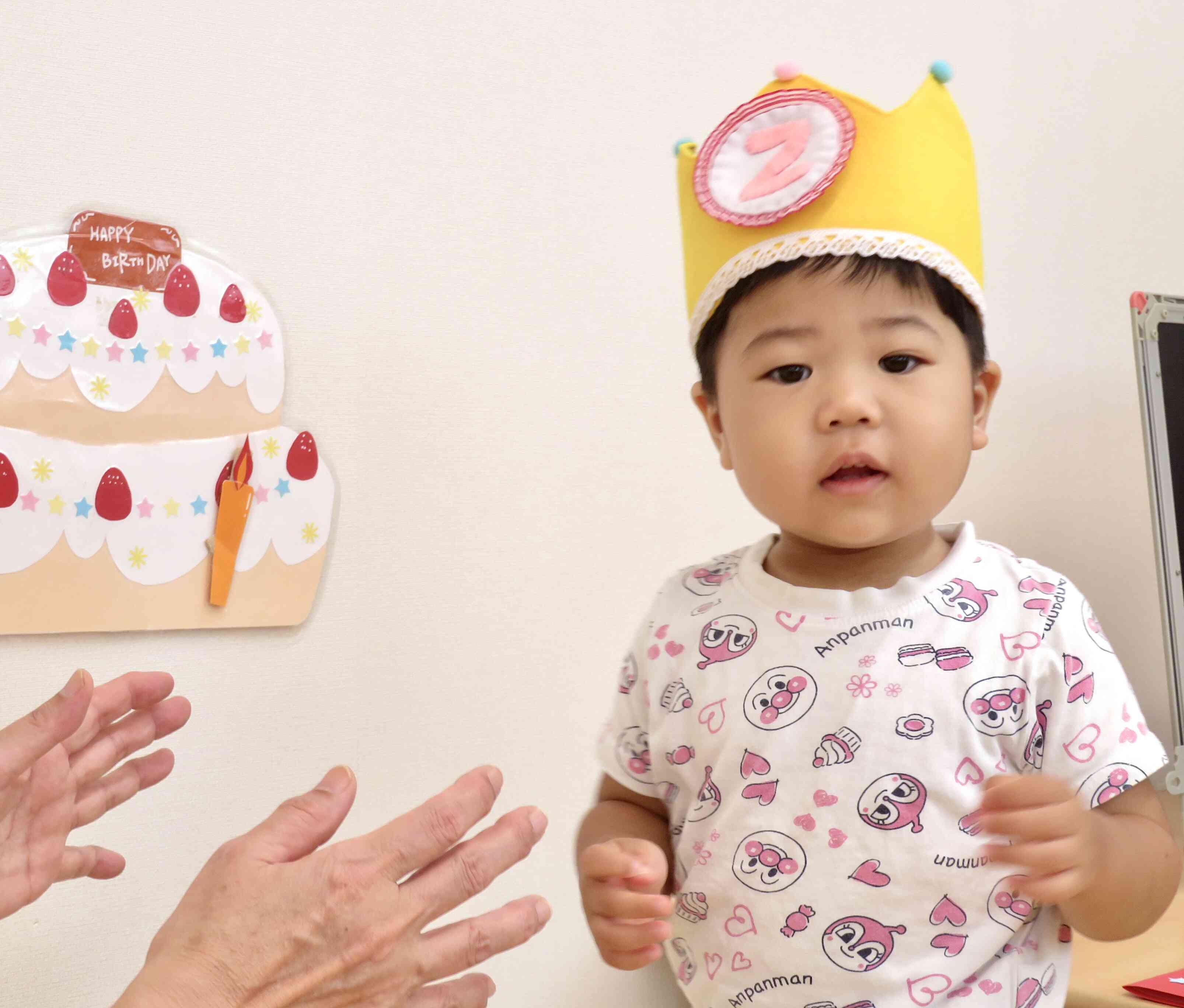 みんなにお祝いされて、ちょと恥ずかしかったのかな?