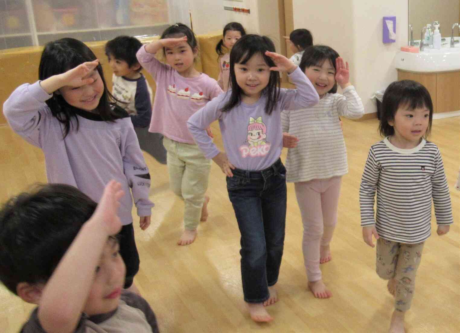 幼児クラスは虫探しに出発！