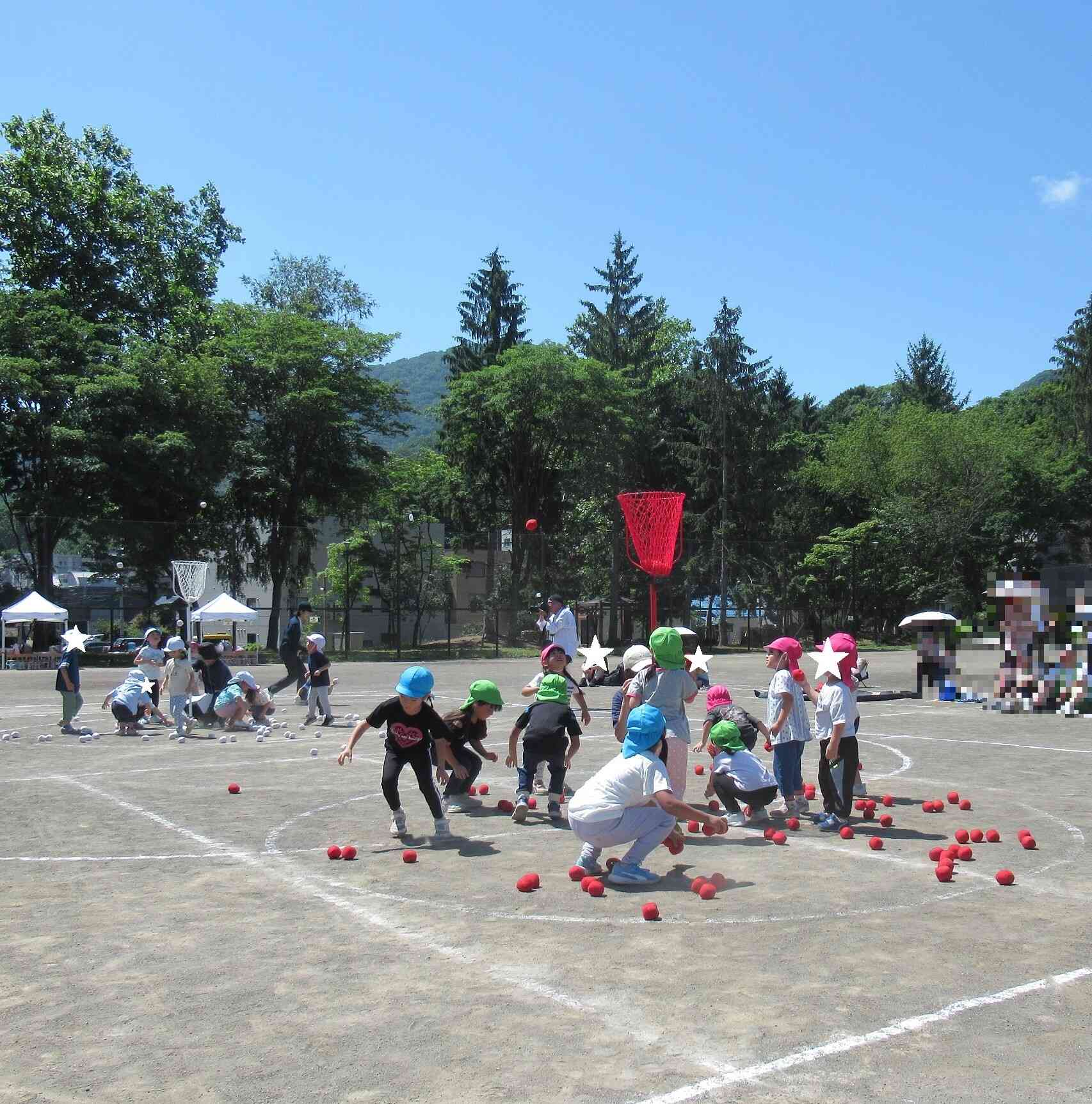 この後はおうちの方も対戦！最後は先生たちの片付け競争でした♪