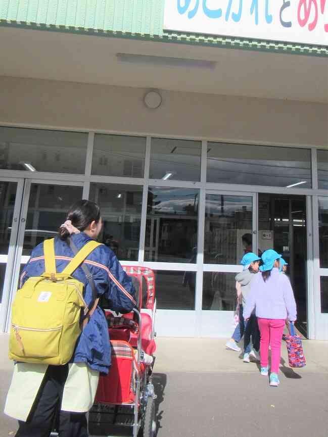 子育てサロンへ遊びに行ってきました♪